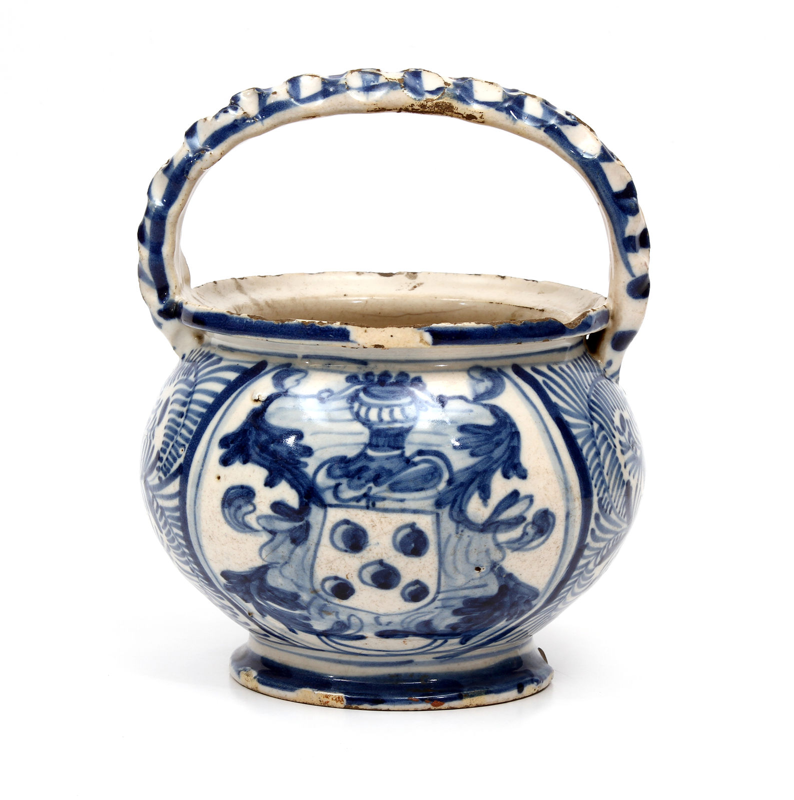 A holy water pot with the Scotish King Angulo’s Coat of Arms, Lisbon, 1630–1650