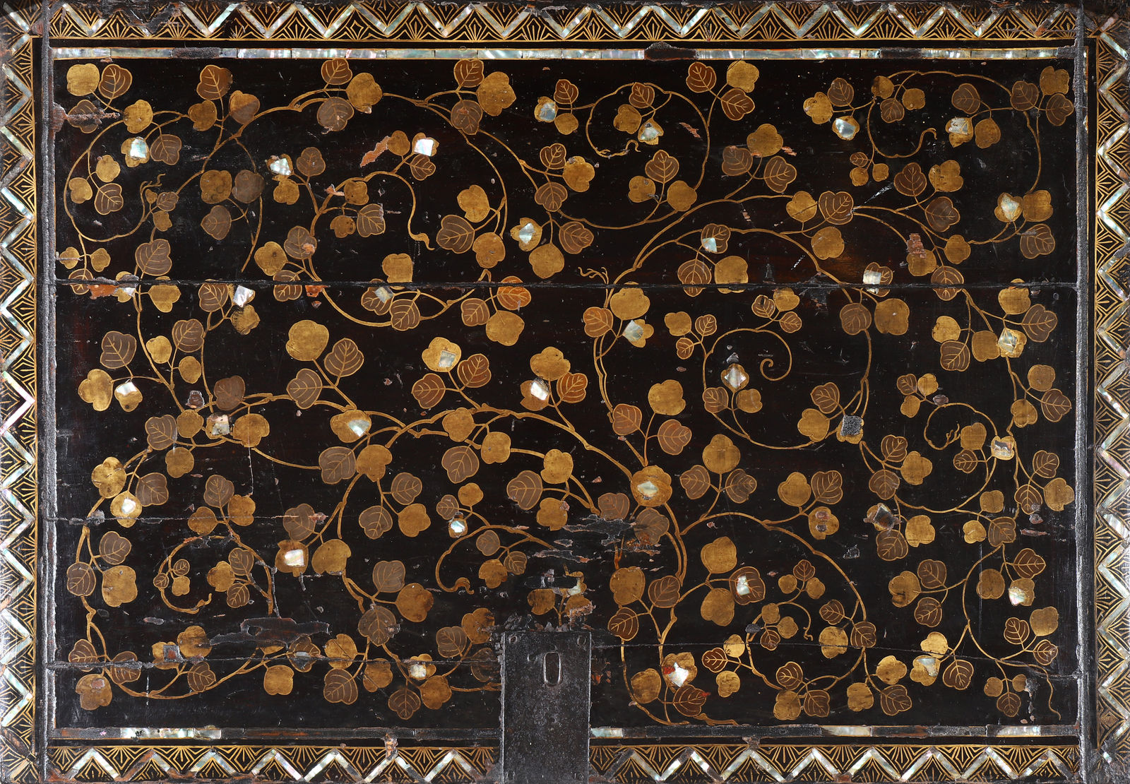 Contador "Escamas de Peixe" Namban, Japão, período Momoyama (1573-1603)