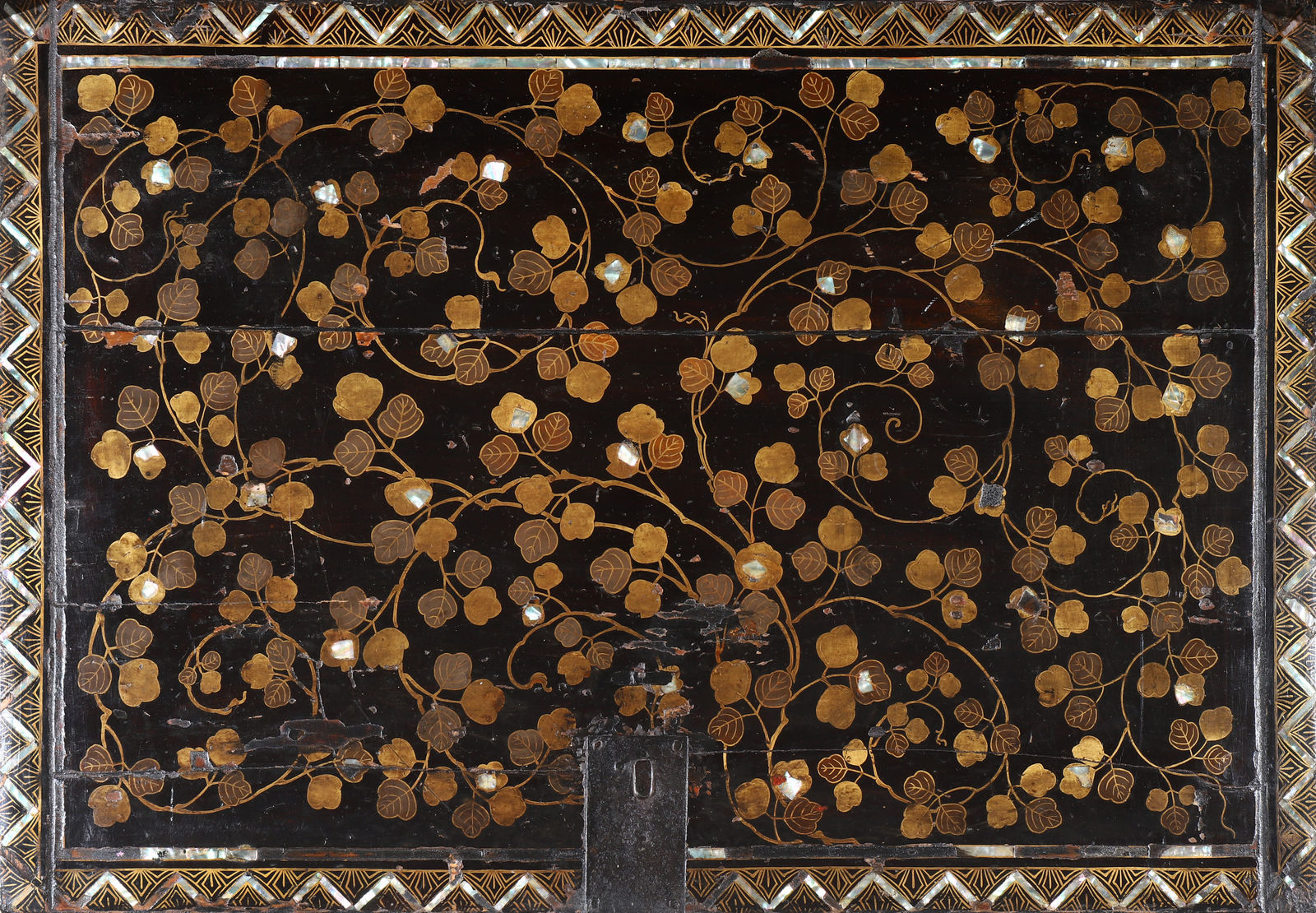 Contador "Escamas de Peixe" Namban, Japão, período Momoyama (1573-1603)