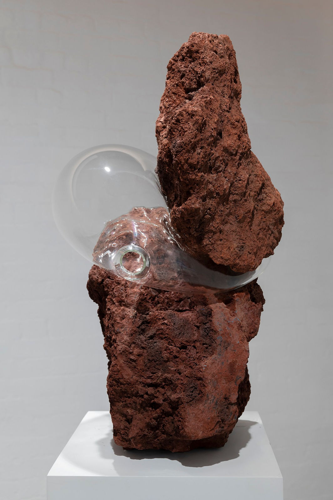 Simone Slee, Rocks holding up #10, 2024