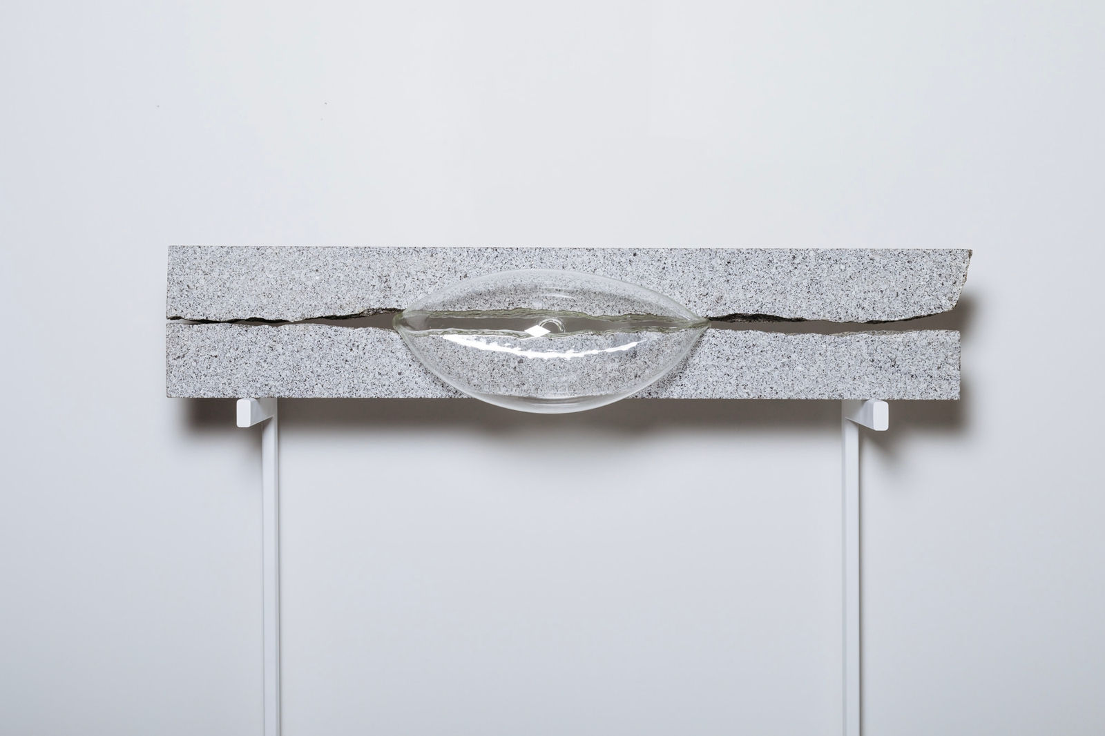 Simone Slee, Rocks holding up #3b, 2018-2025