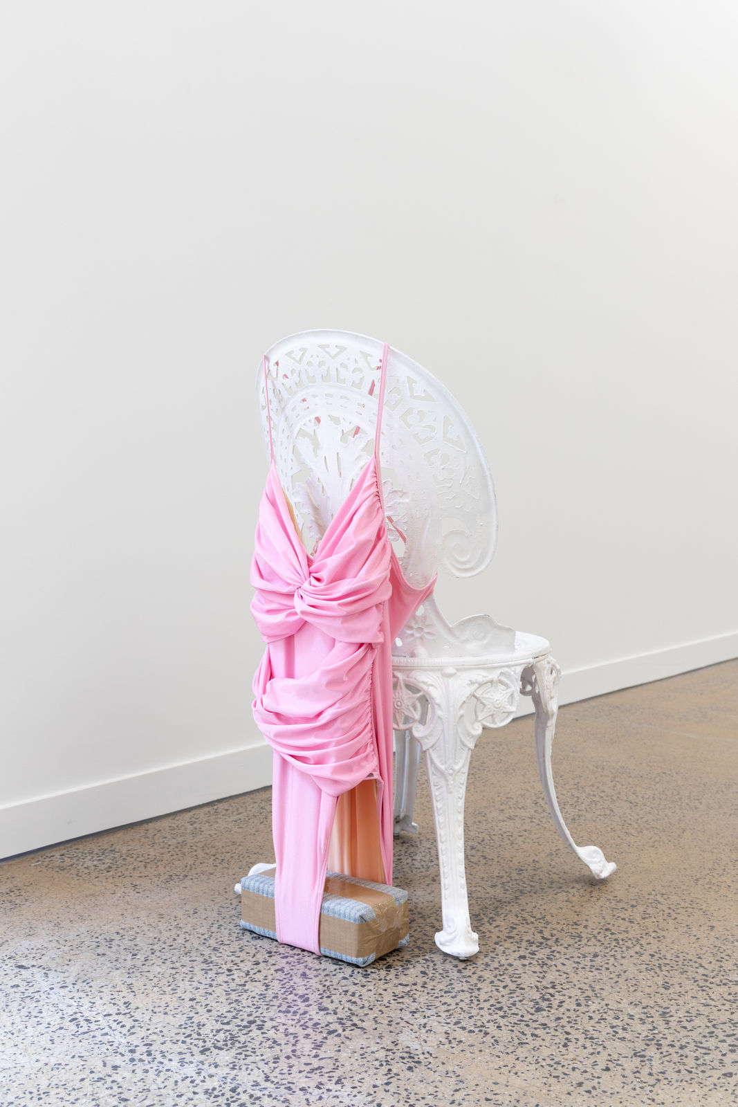 Lou Hubbard, Brick bathers, 2025