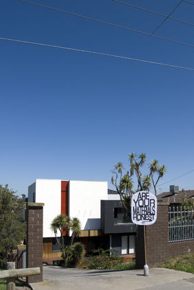 Simone Slee, Houses Happy to Help #18, 2010