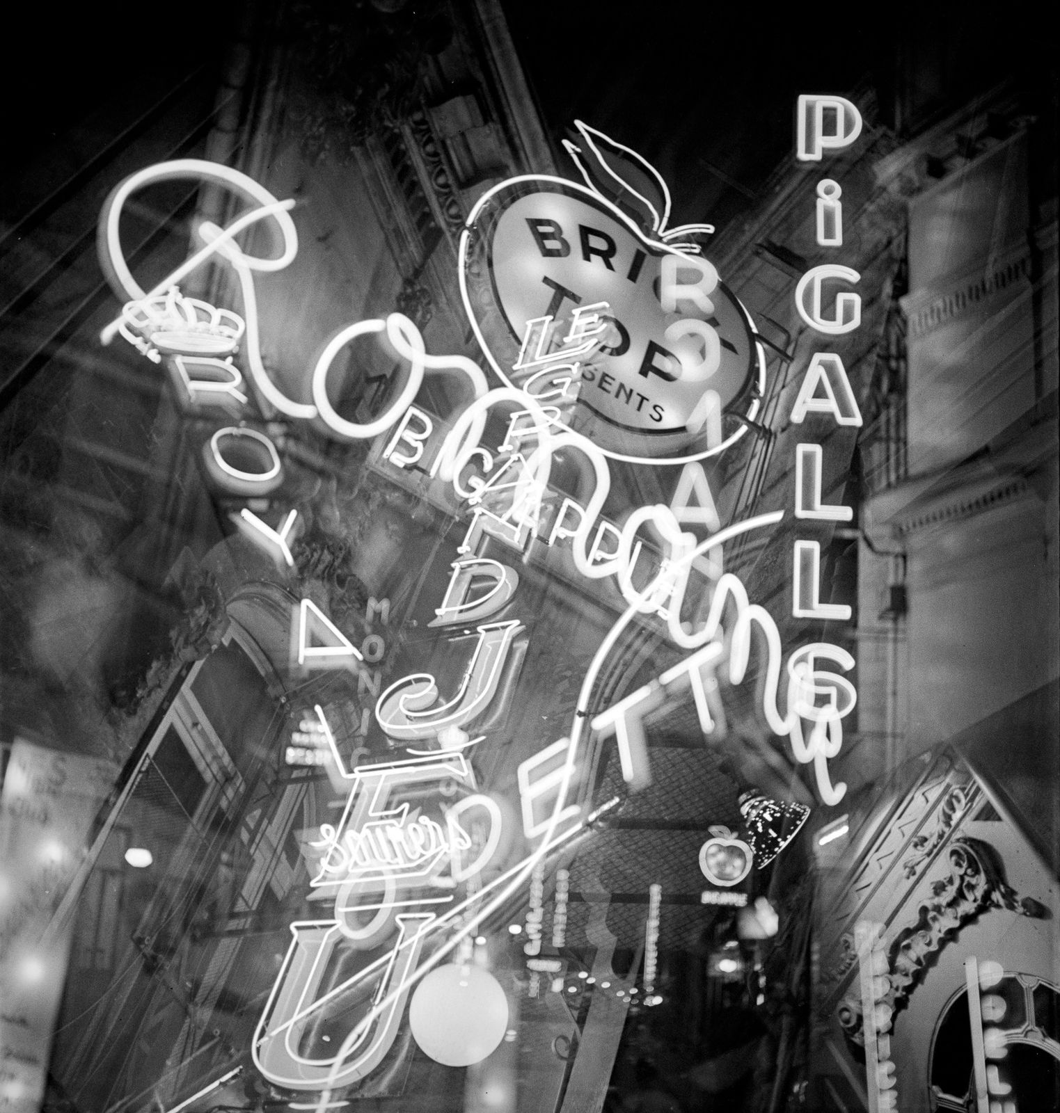 Roger Schall, Les enseignes lumineuses de Pigalle, vers 1935