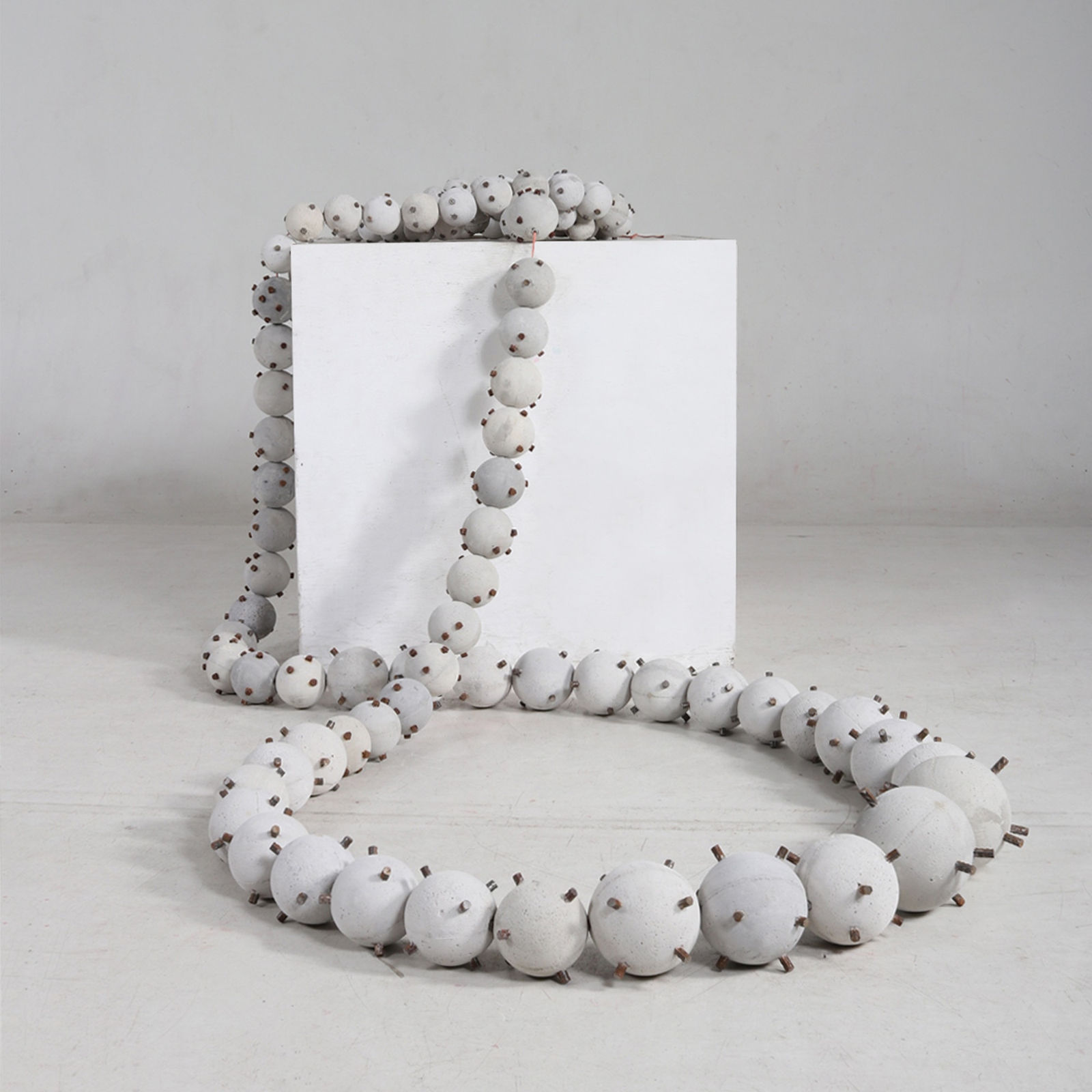 Kyoko Hashimoto and Guy Keulemans, Daijuzu (Large Prayer Beads), 2018