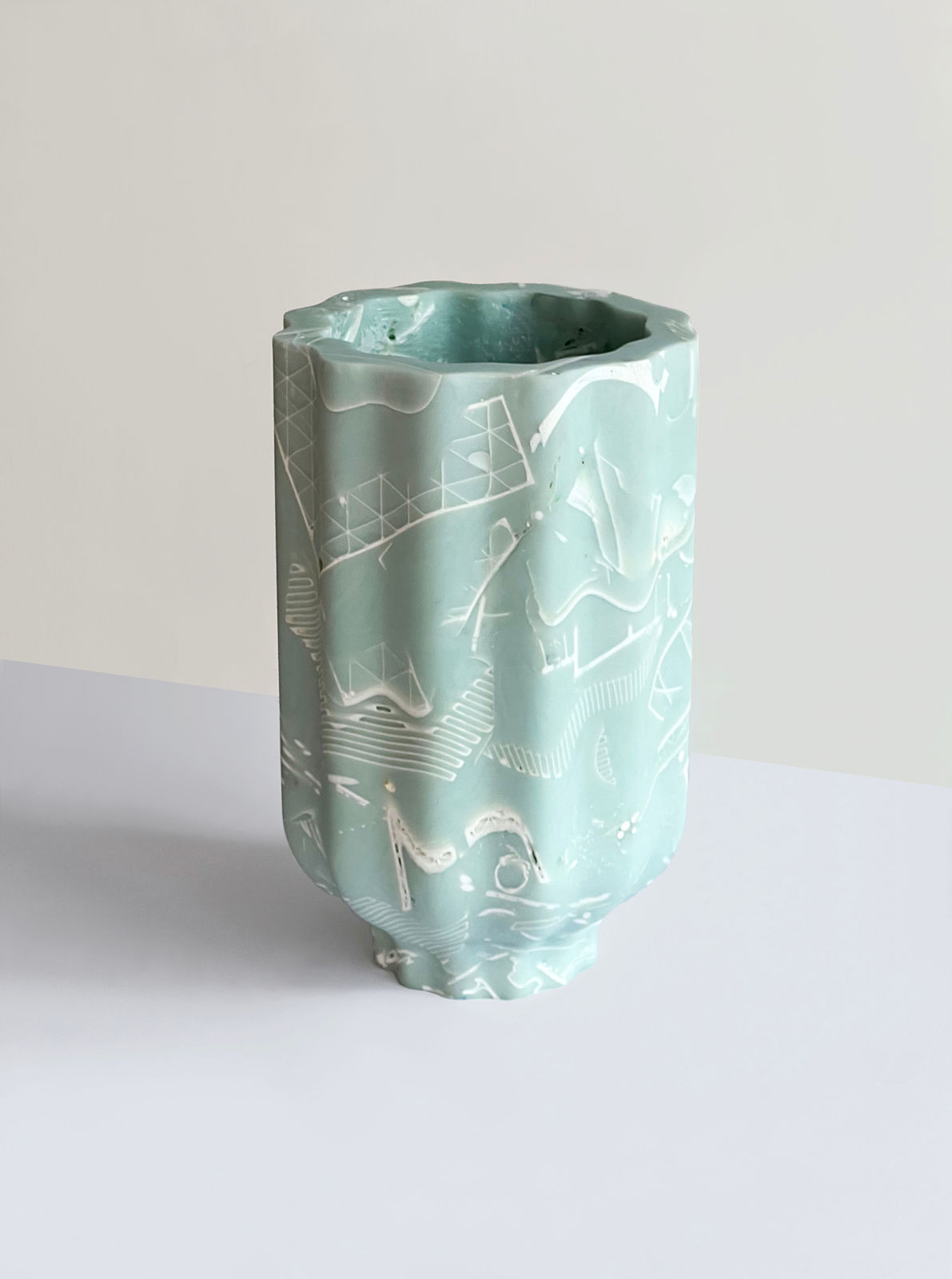 Kyoko Hashimoto and Guy Keulemans, Conglomerate Vase (blue & white), 2021