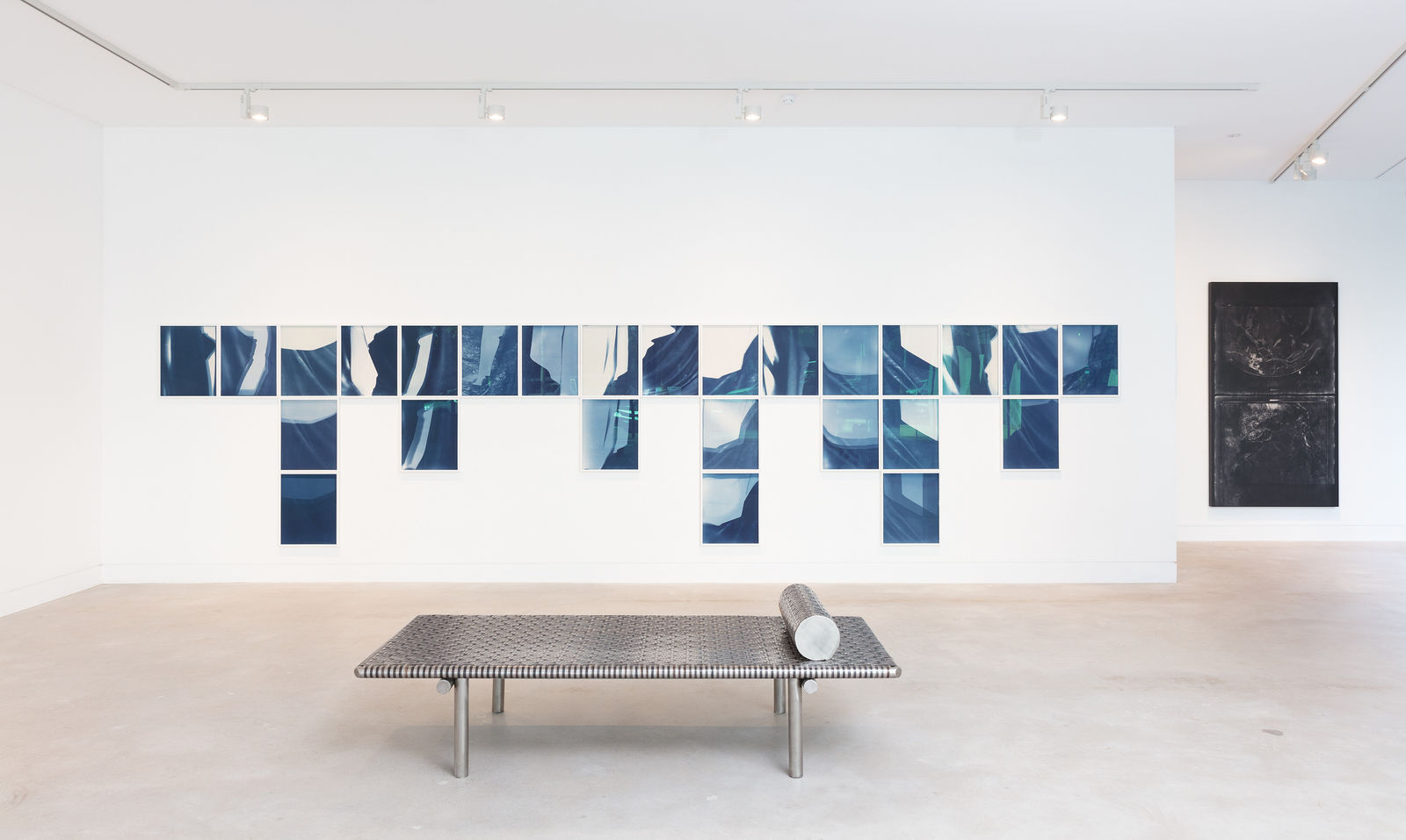 Izabela Pluta, Blue spectrum and descent 18 (Variation 1), 2020