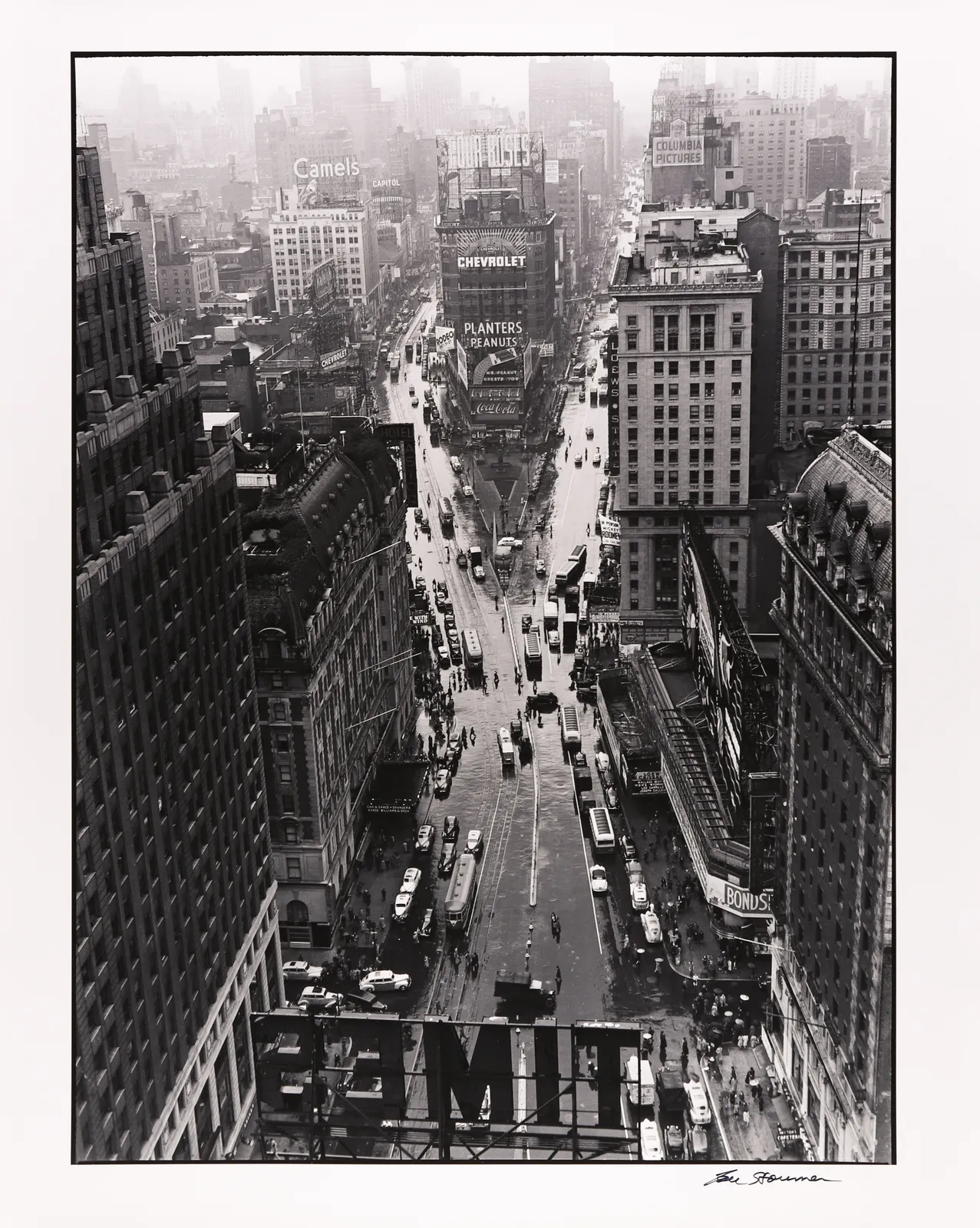 Lou Stoumen, Times Square in the Rain, 1940