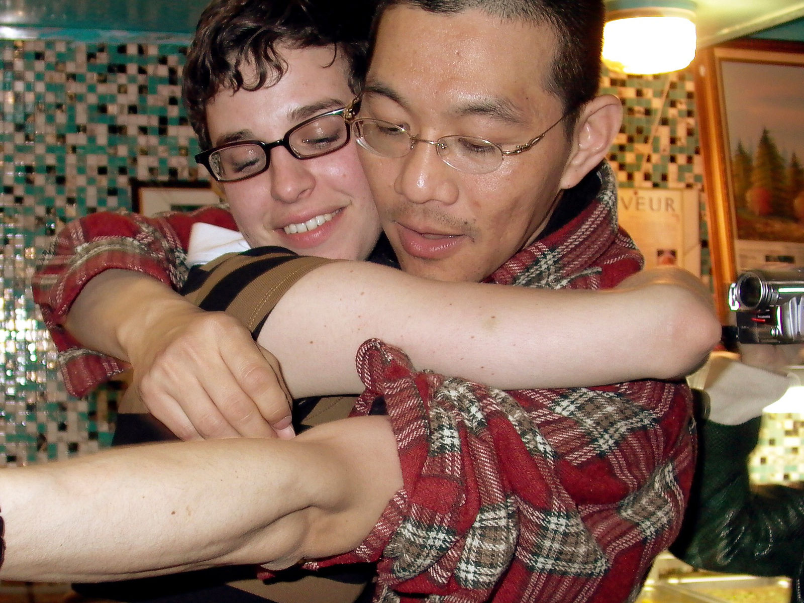 Shi Jin-Hua, Hugging Project, 2004