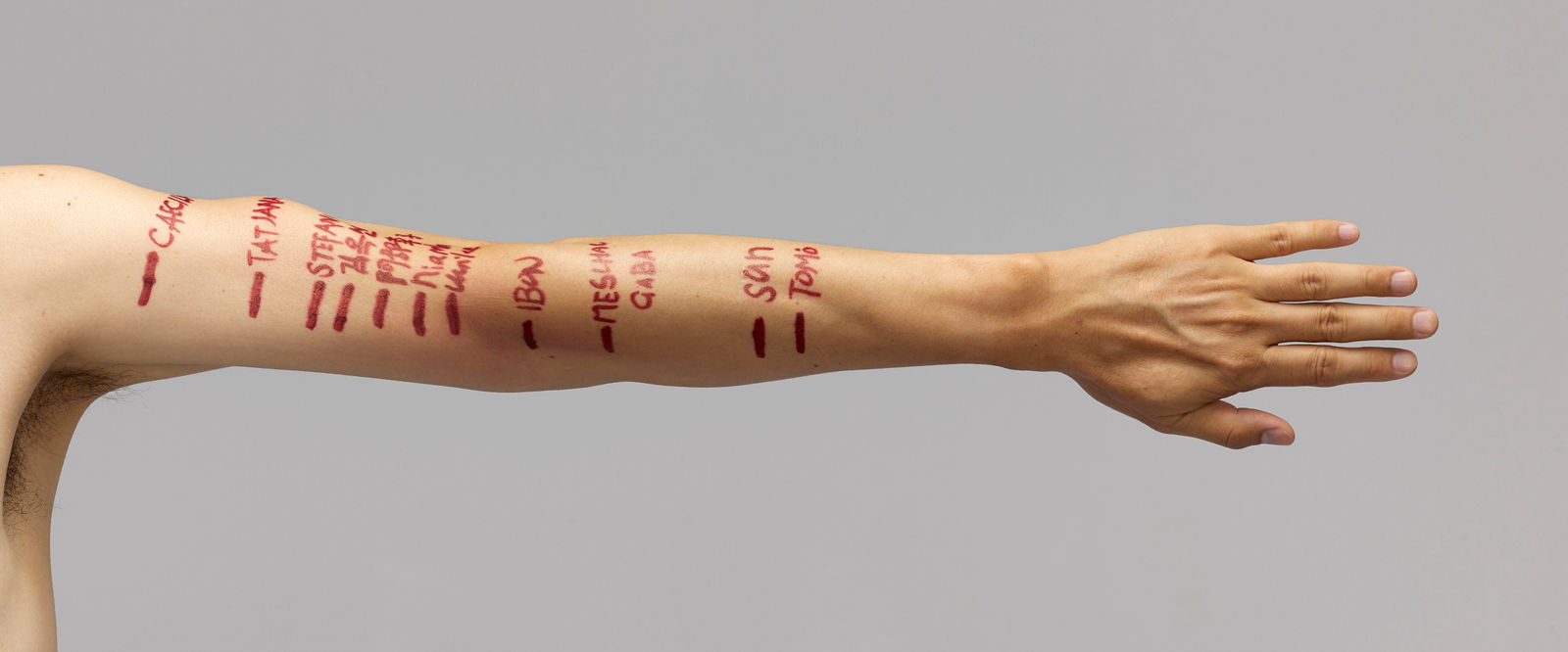 Shi Jin-Hua, Hugging Project, 2004