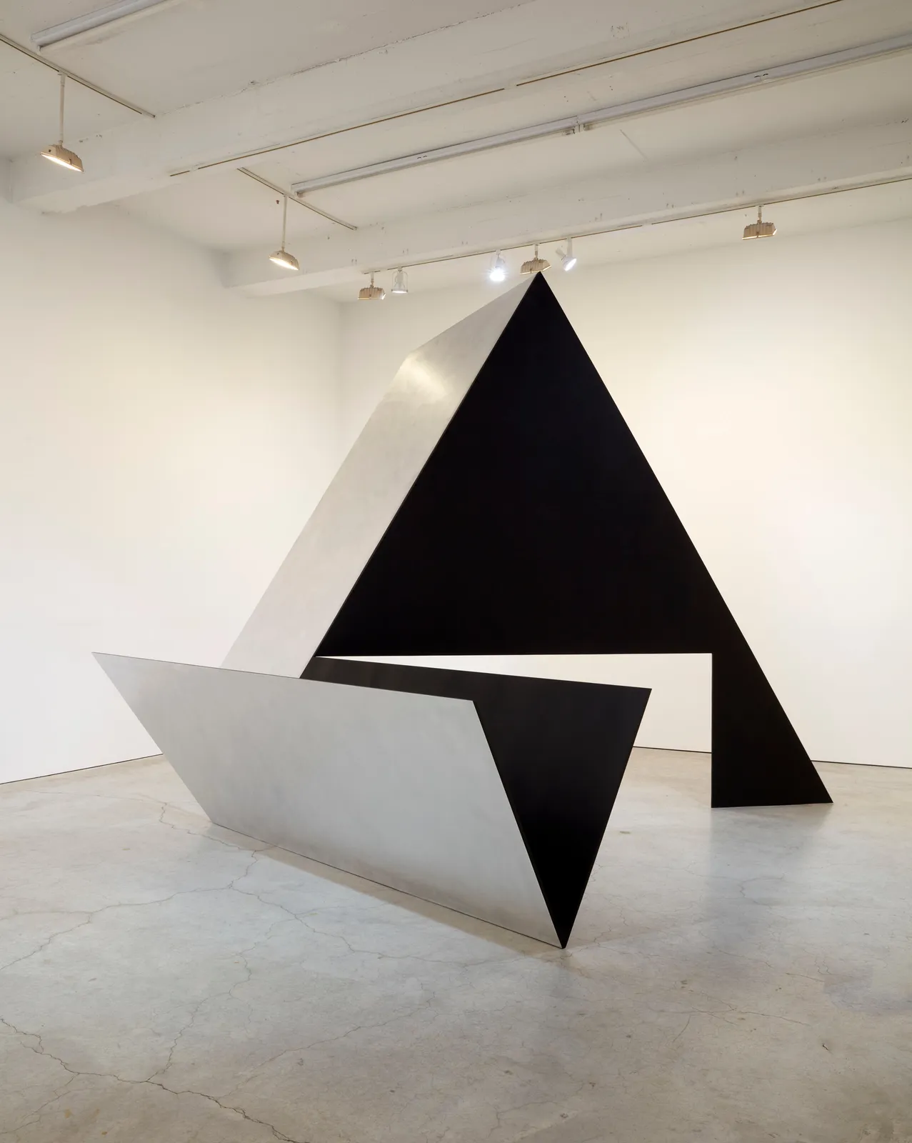 Erin Shirreff, Dusk Form, 2024