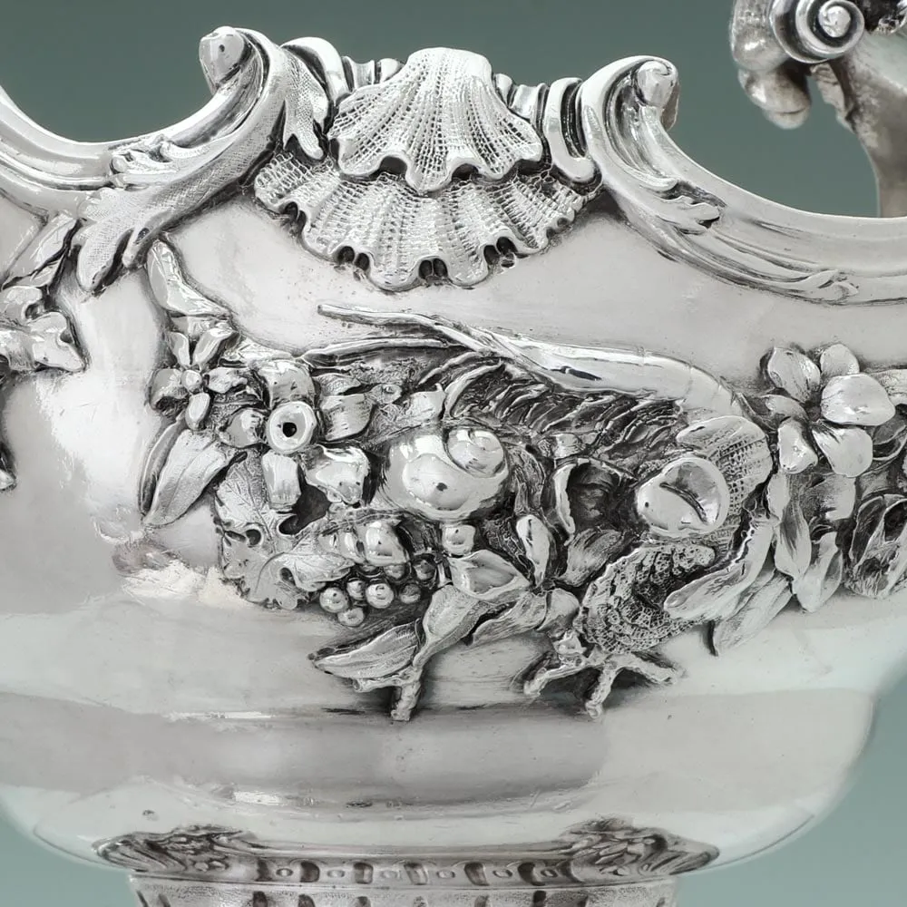 Lewis Pantin, A Pair of George II Antique English Silver Sauce Boats, c. 1738