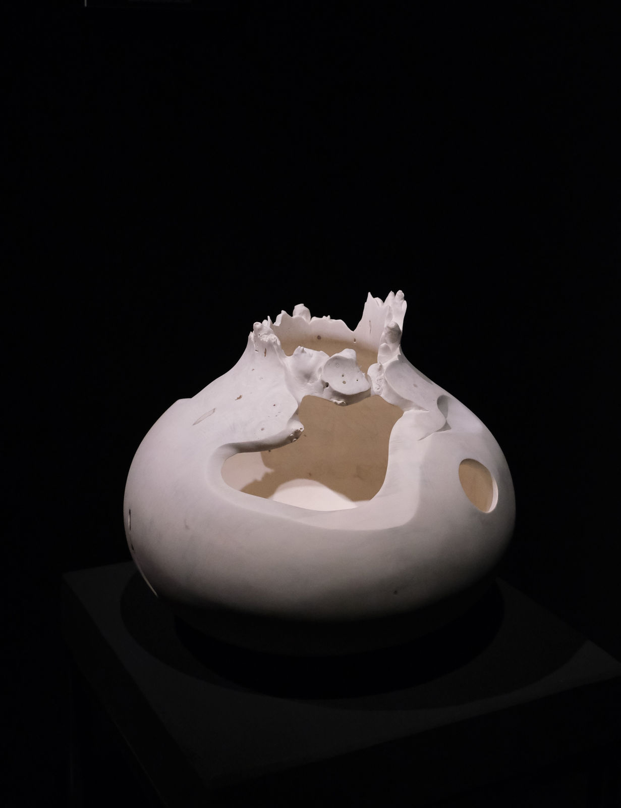 Eleanor Lakelin, Voided Vessel #5, 2024