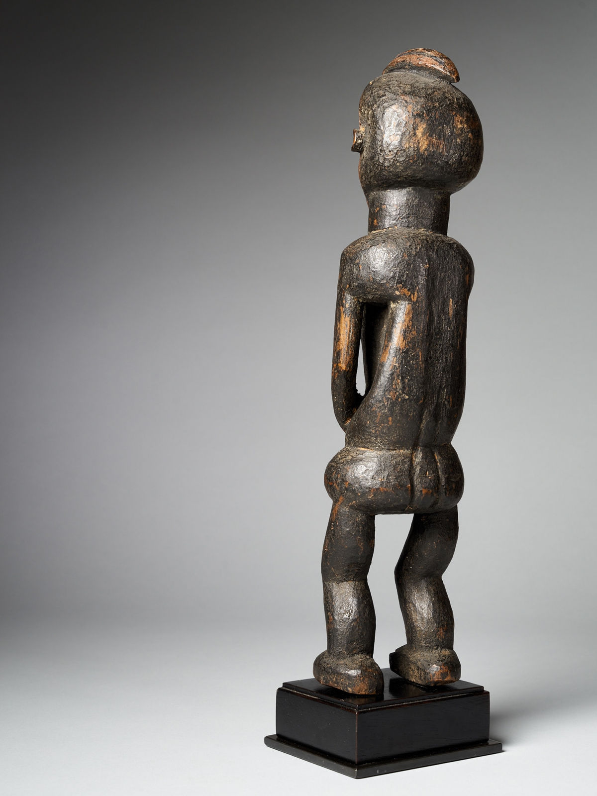 Female 'Mvunzi' Statue with traces of Polychrome, Holo People, DRC, 1st half 20th C