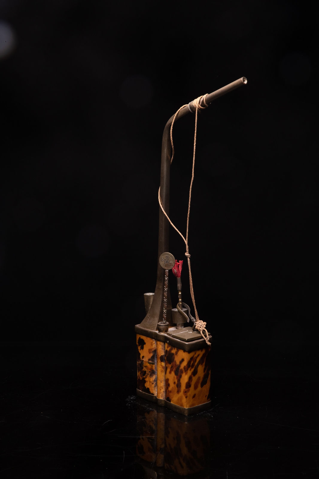 Chinese Water Pipe in Yellow Copper, decorated with Tortoiseshell Scales., 19th Century