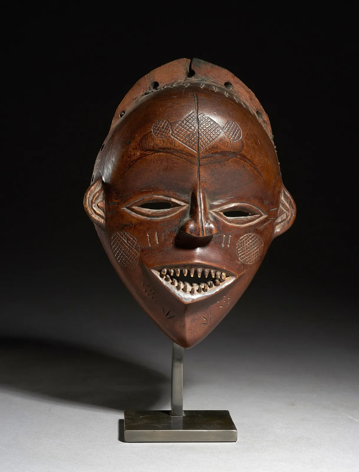 Lovale Female Mask 