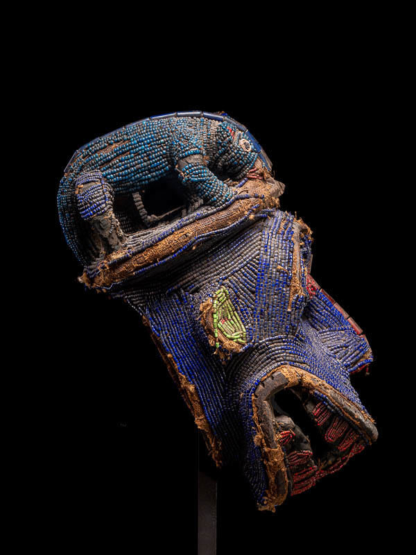 Kekum Njang mask representing the King (Fon), in the form of a gorilla, Kom People, Cameroon, 1st half 20th C