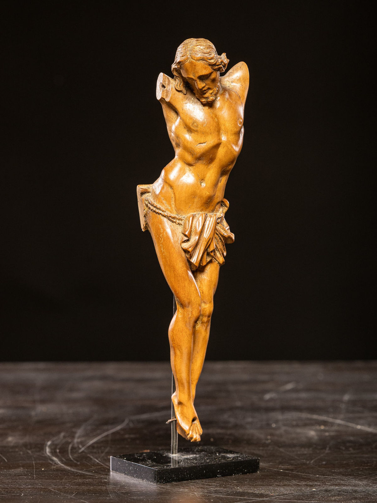 Wooden Corpus Christi with honey-brown patina, Flanders, mid-18th C, 18th C