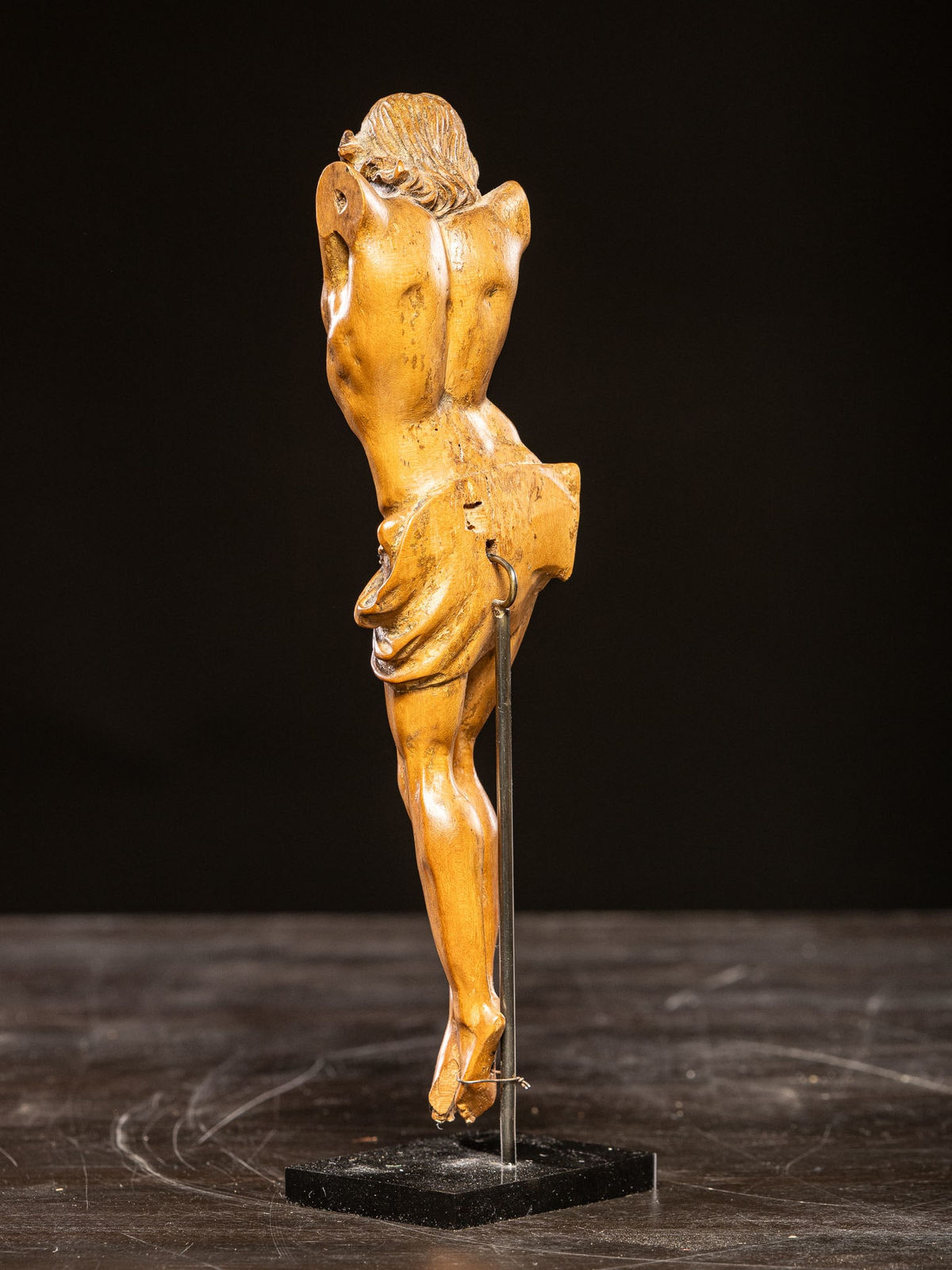 Wooden Corpus Christi with honey-brown patina, Flanders, mid-18th C, 18th C