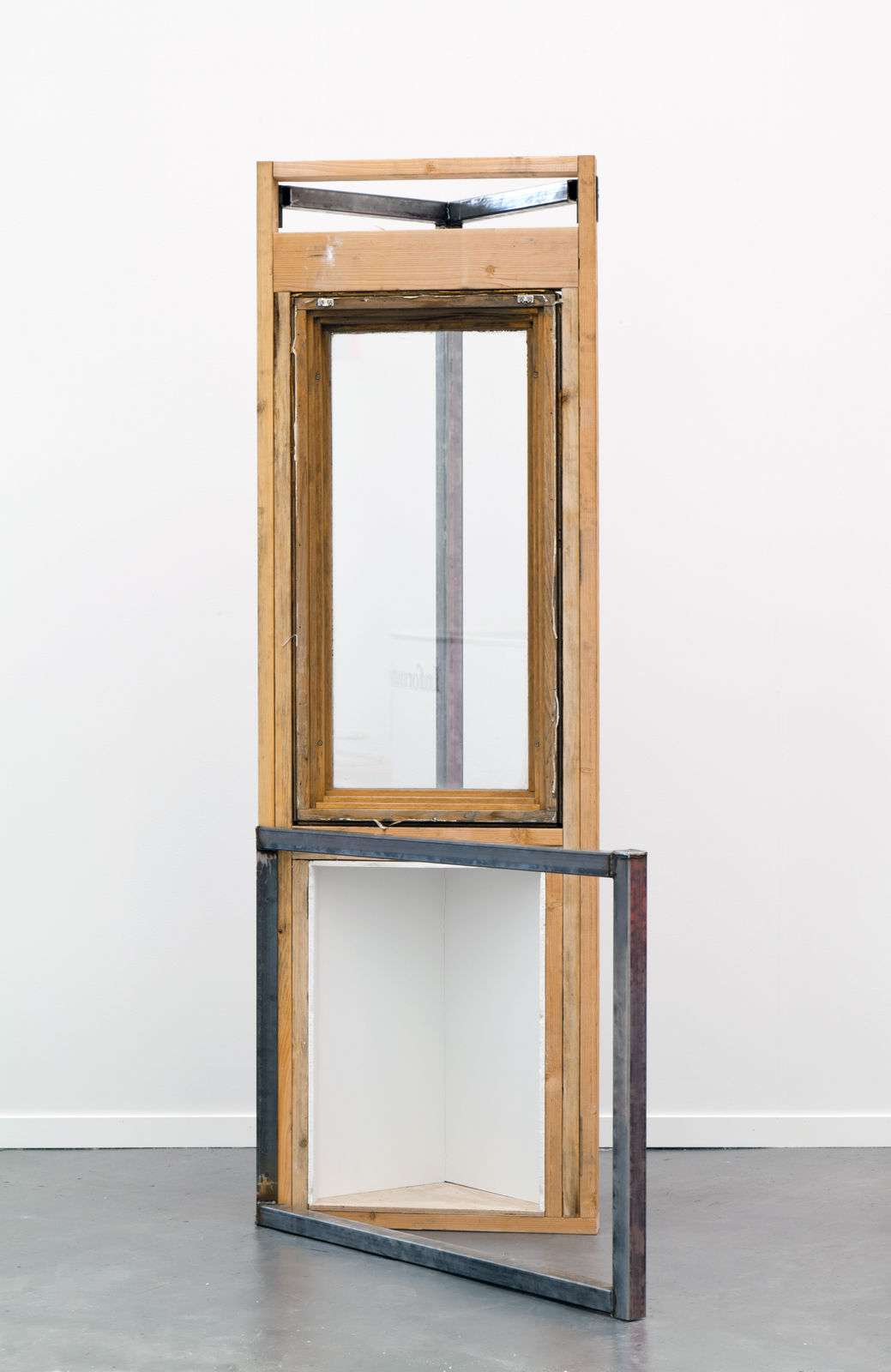 Oscar Tuazon, Quick Fix, 2013