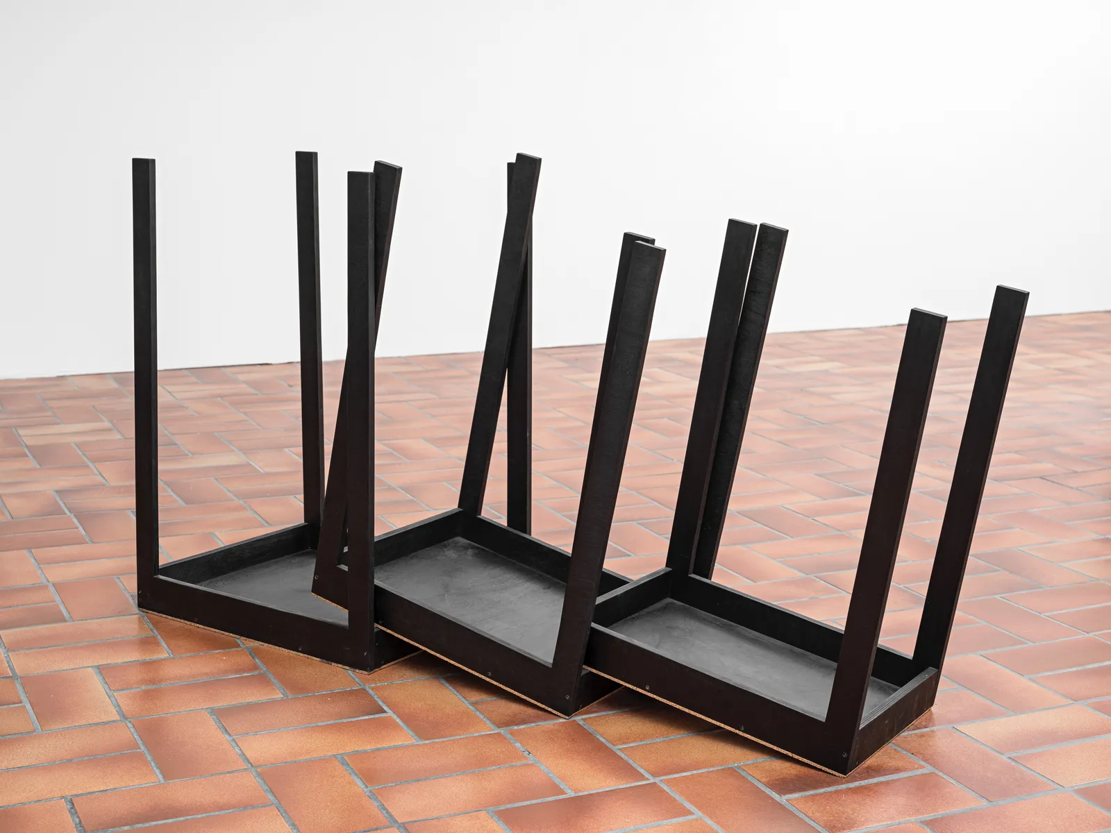 Michaela Meise, Umgekehrte Satztische, 2007