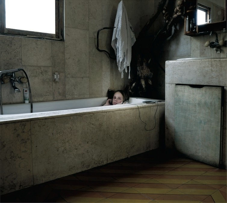 Angelika Sher, Growing down 015, 2008