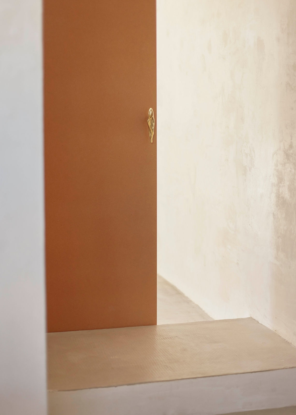 Eva Anna Gulacsi, Gentle Pinch Sliding Door Handle