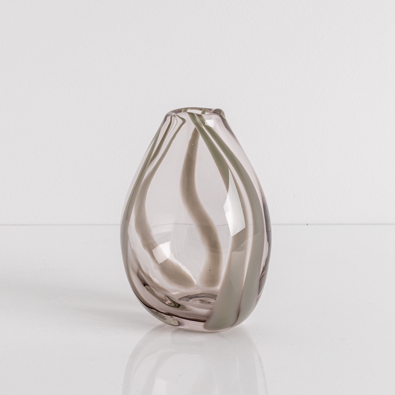 Michèle Oberdieck, Grey Striped Vessel