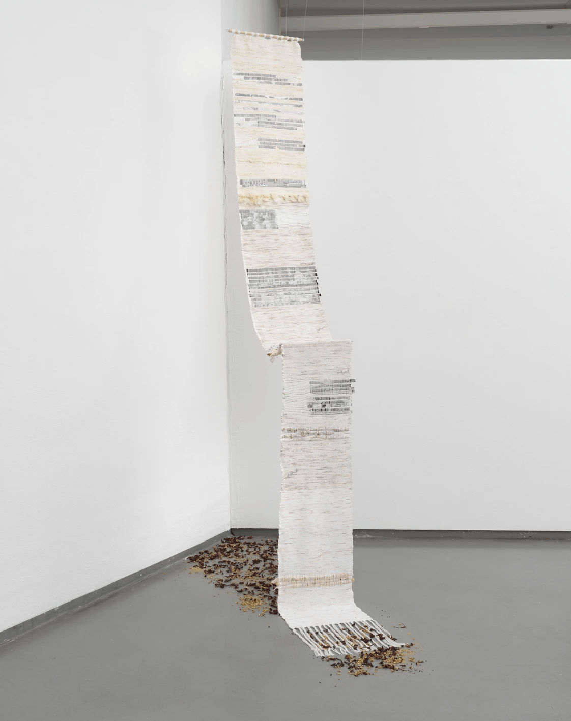 Hana Almilli, Through the earth, I come back home, 2021