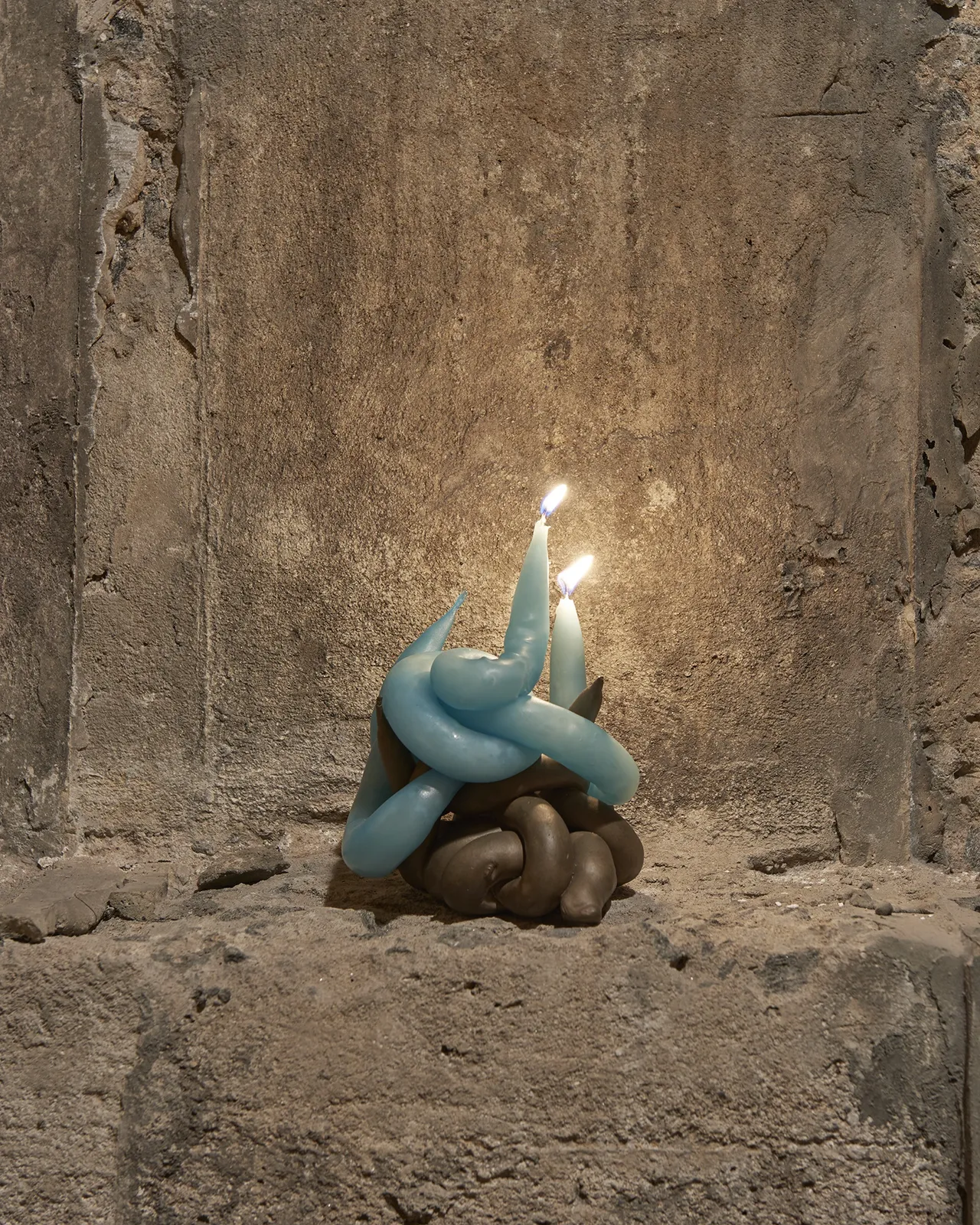 Kelly Akashi, Candle Candle Stand, 2017