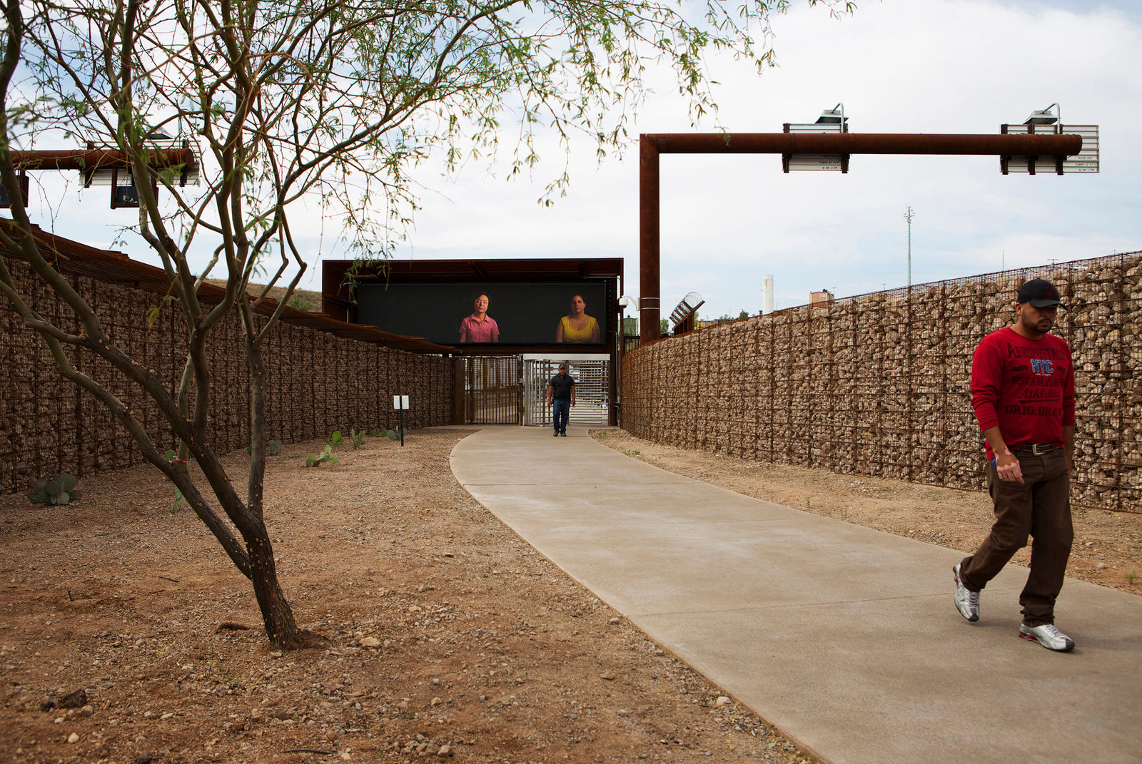 Image of Kimsooja: An Album: Sewing into Borderlines