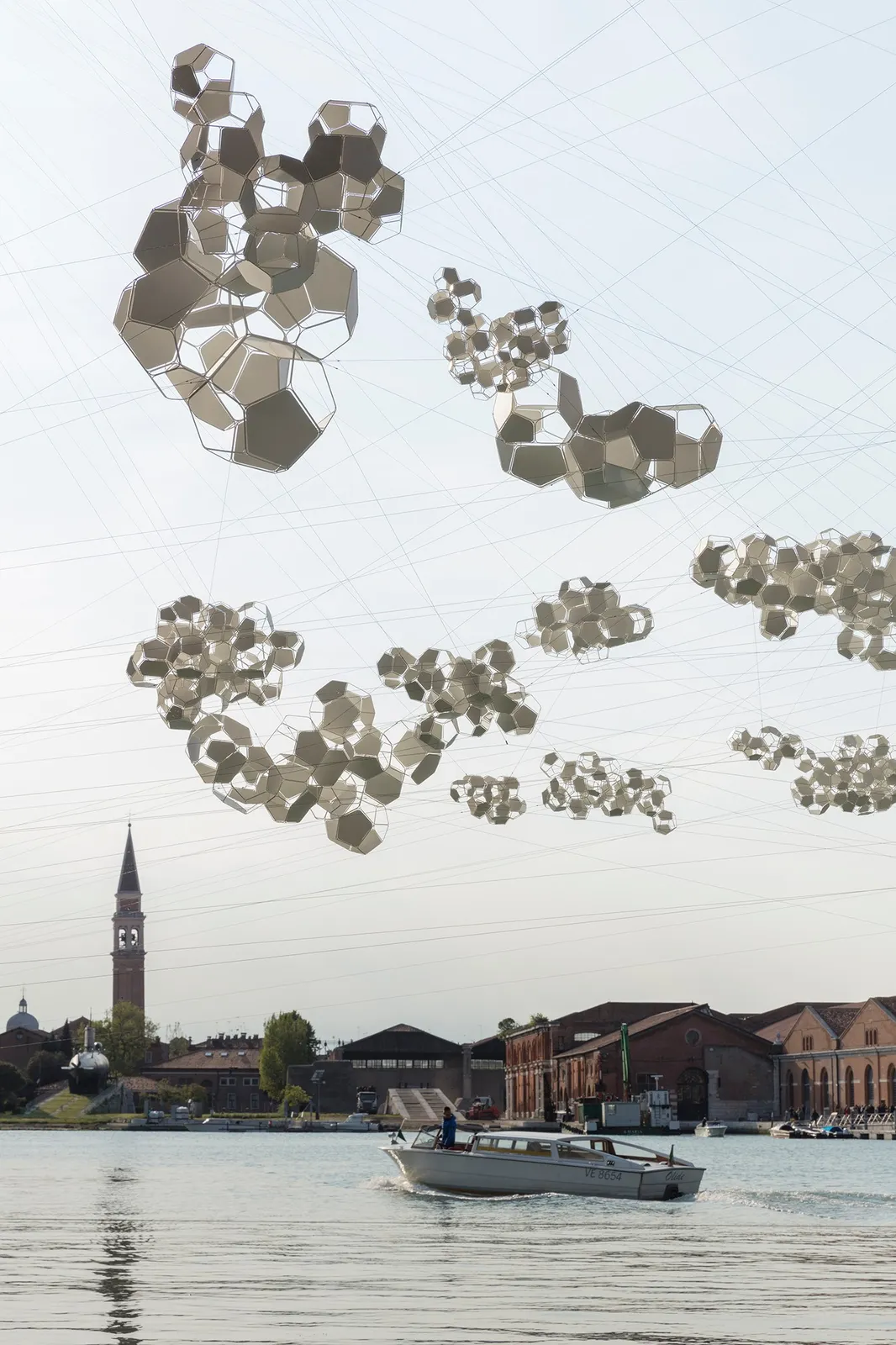 Photo by Aero(s)cene.