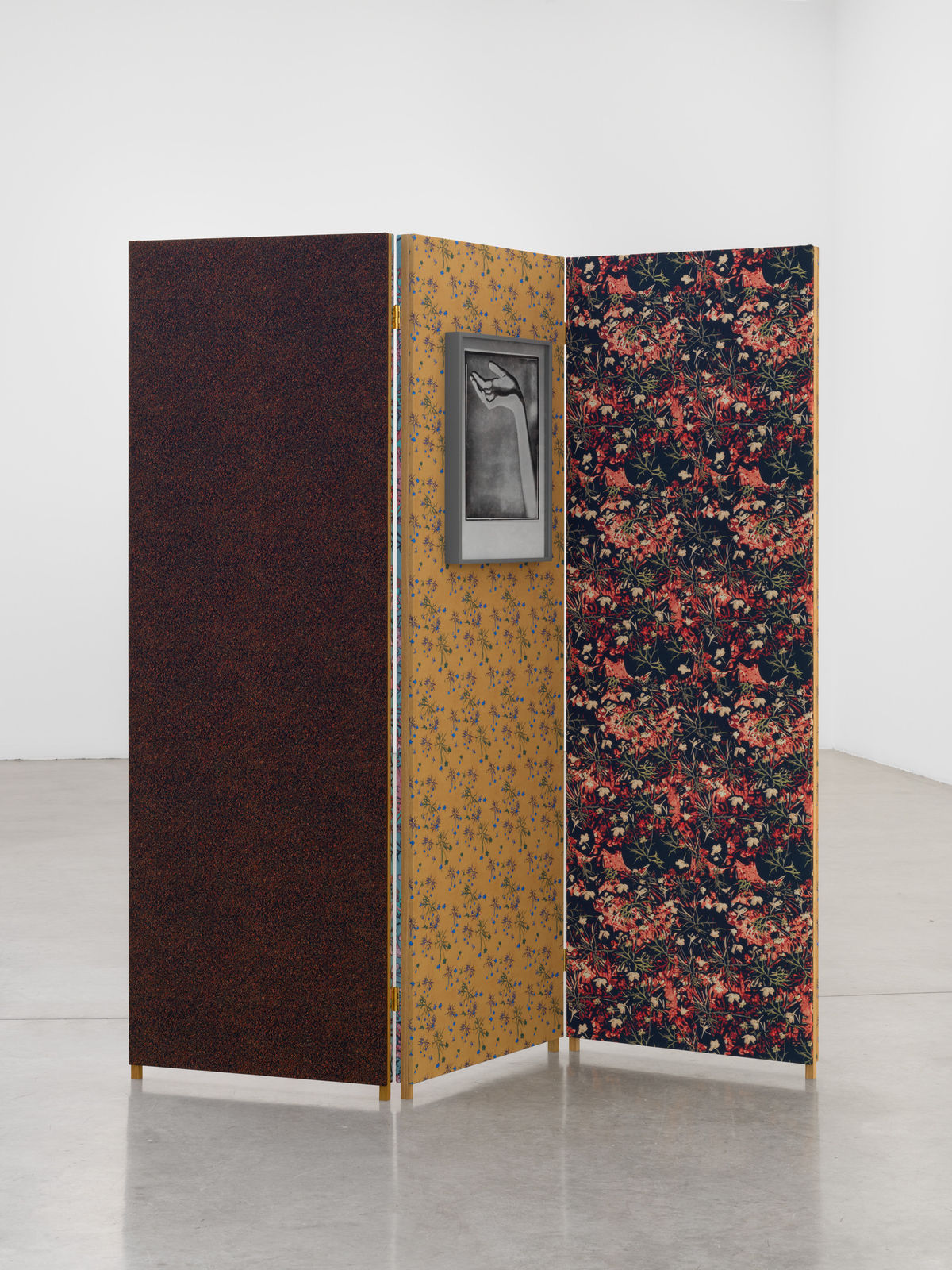 Image of Dana Desboro Glover's Hands on Stehli Silks, Holding the 