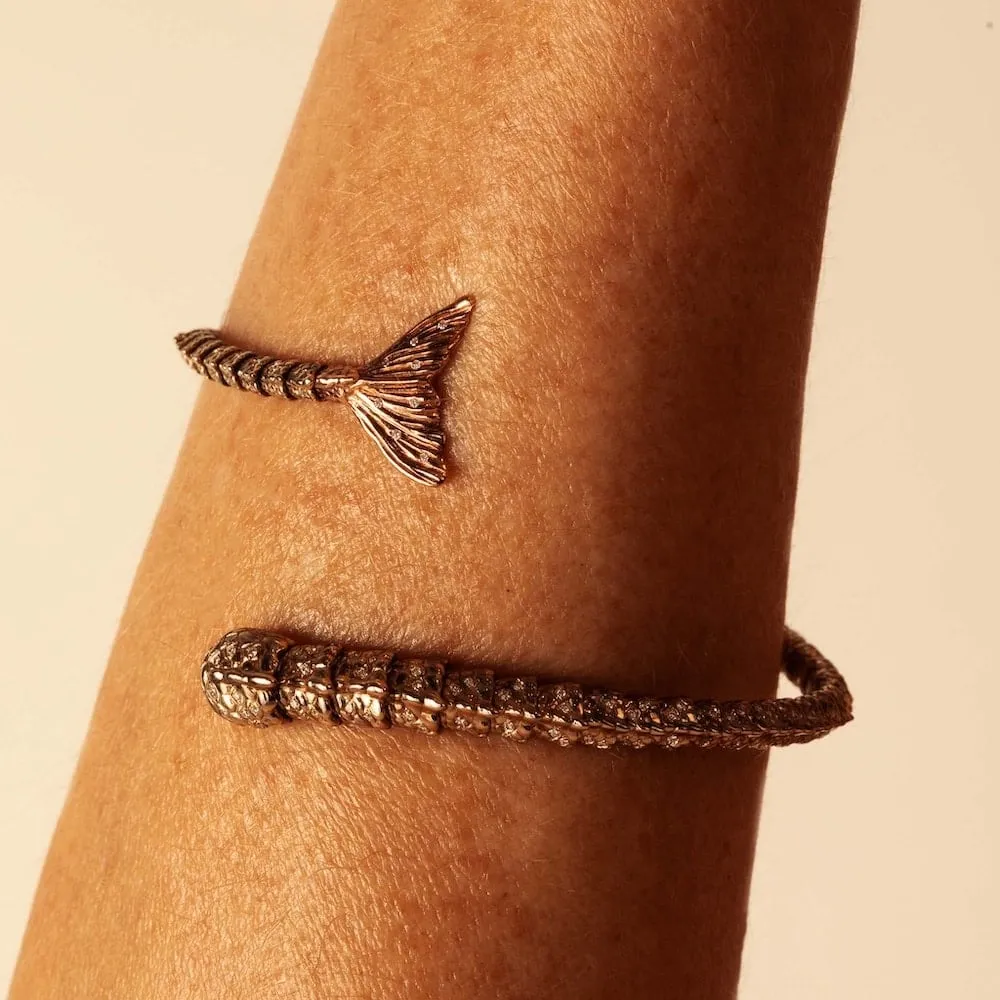 Bibi Van Der Velden, Meandering mermaid tail bangle