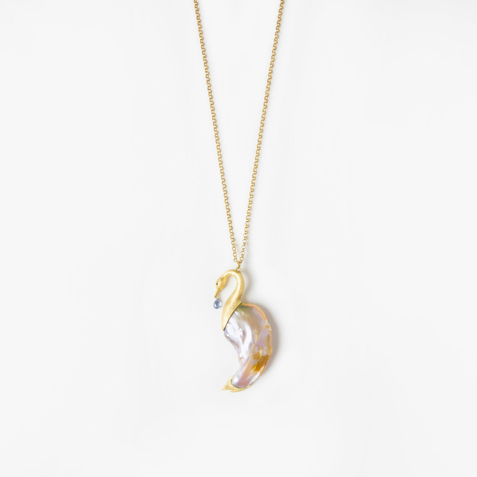 Gabriella Kiss, Freshwater pearl swan necklace