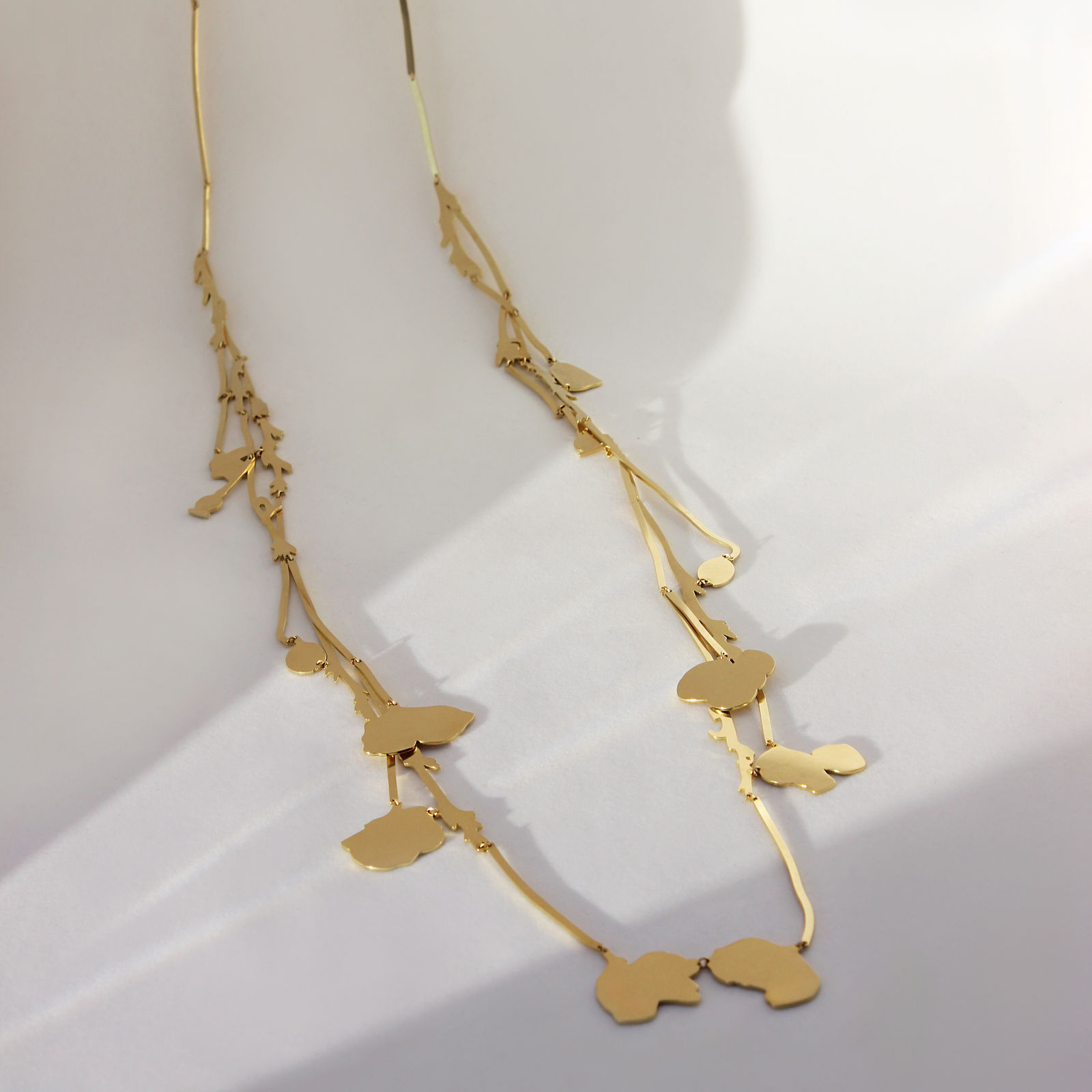 Christopher Thompson Royds, Poppy necklace