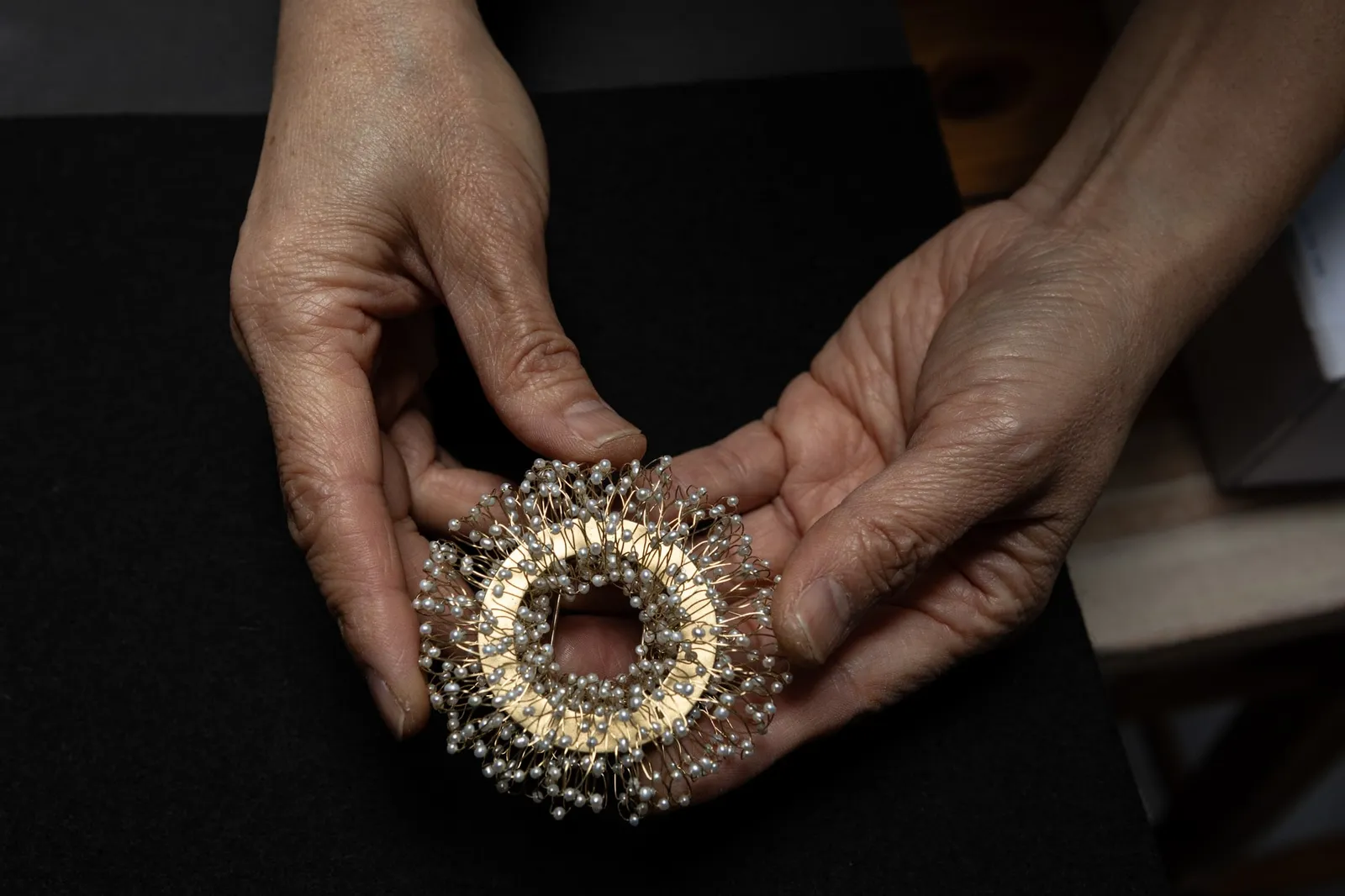 Kayo Saito, Mist brooch