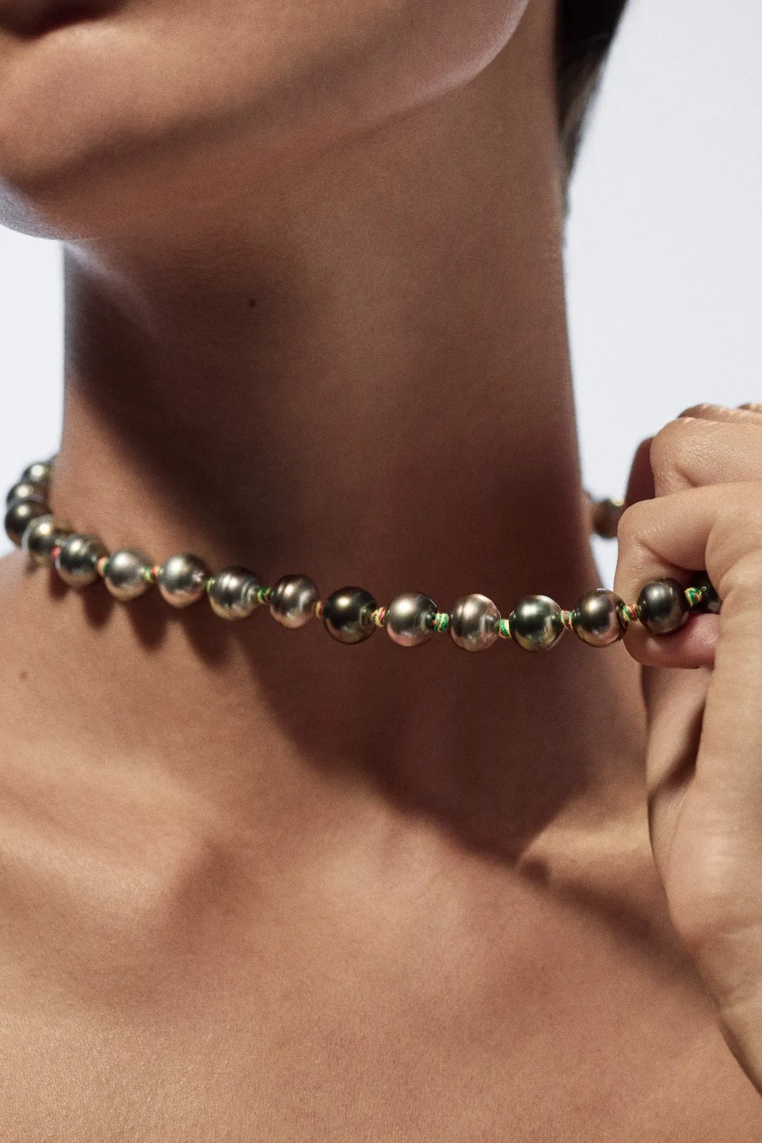 Marie Lichtenberg, Mauli tahiti pearl necklace