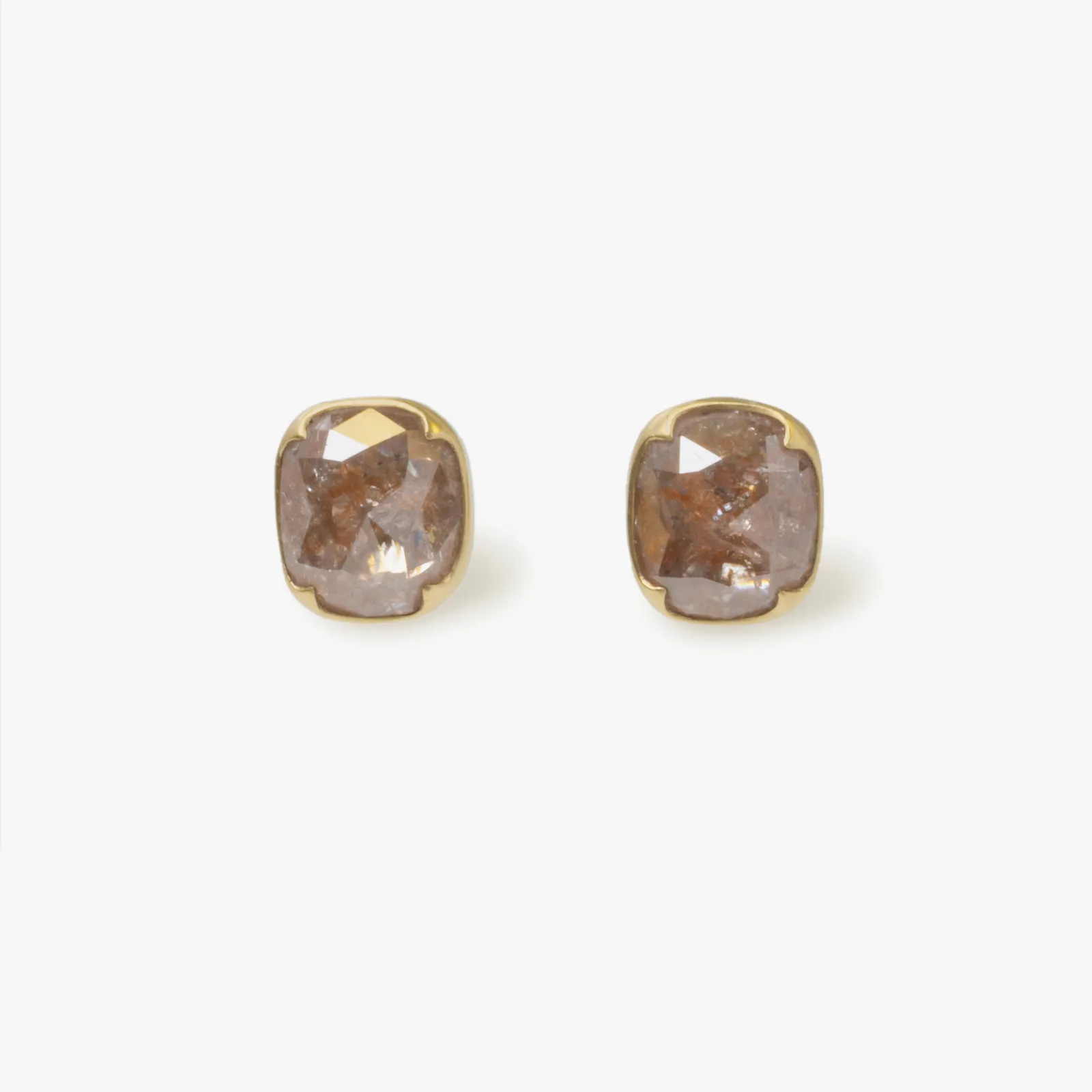 Gabriella Kiss, Peach lacy diamond studs