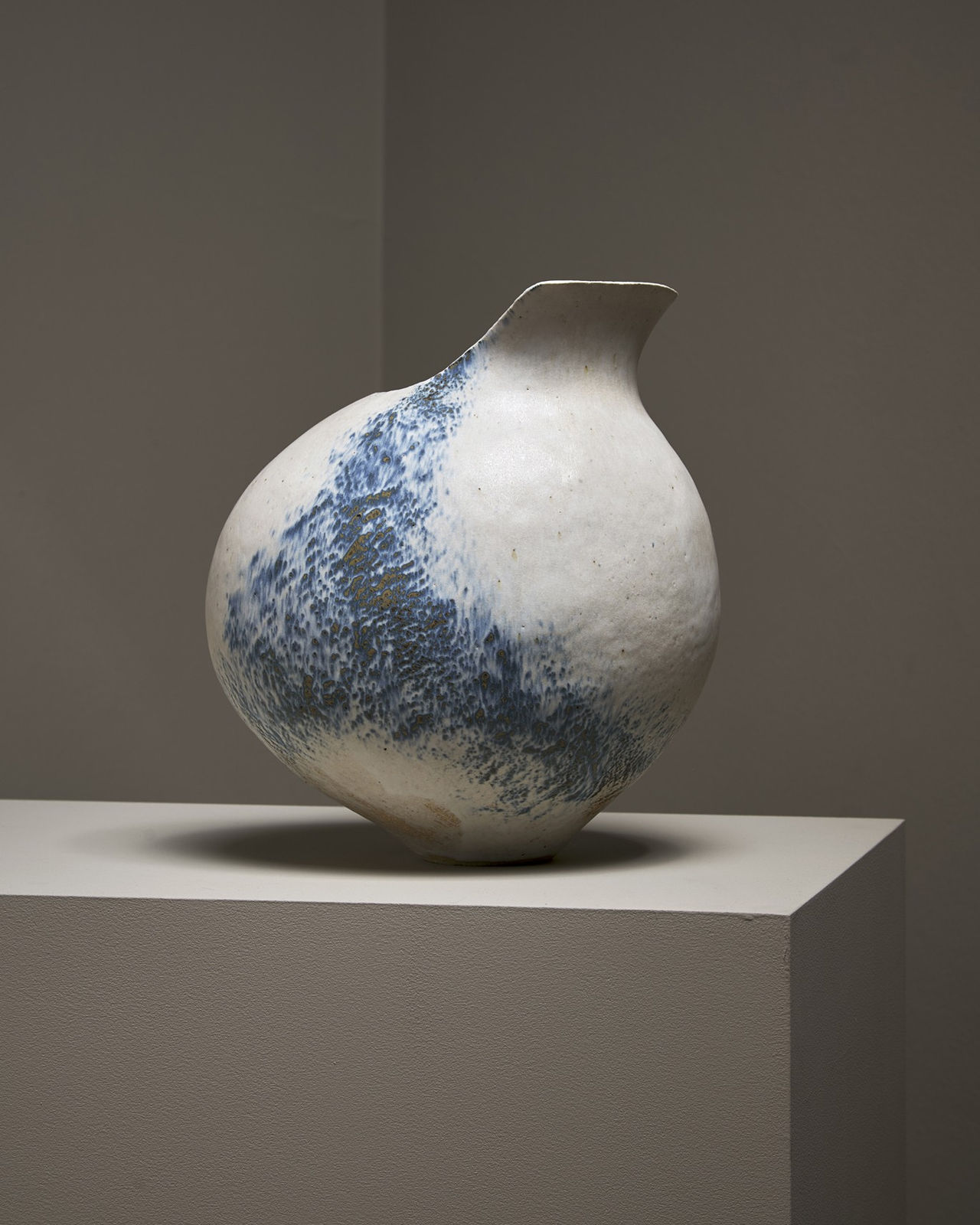 Betty Blandino, Lipped vessel, 1990s