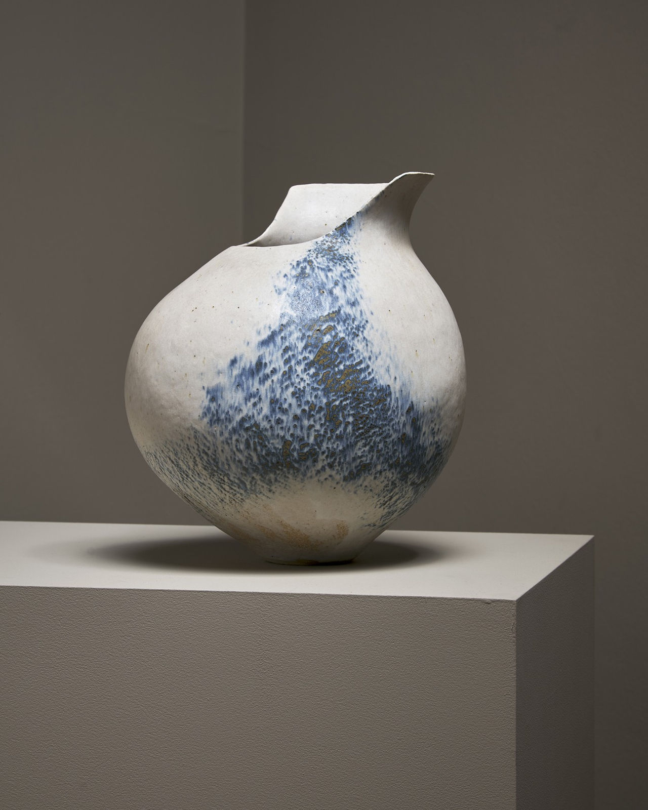 Betty Blandino, Lipped vessel, 1990s