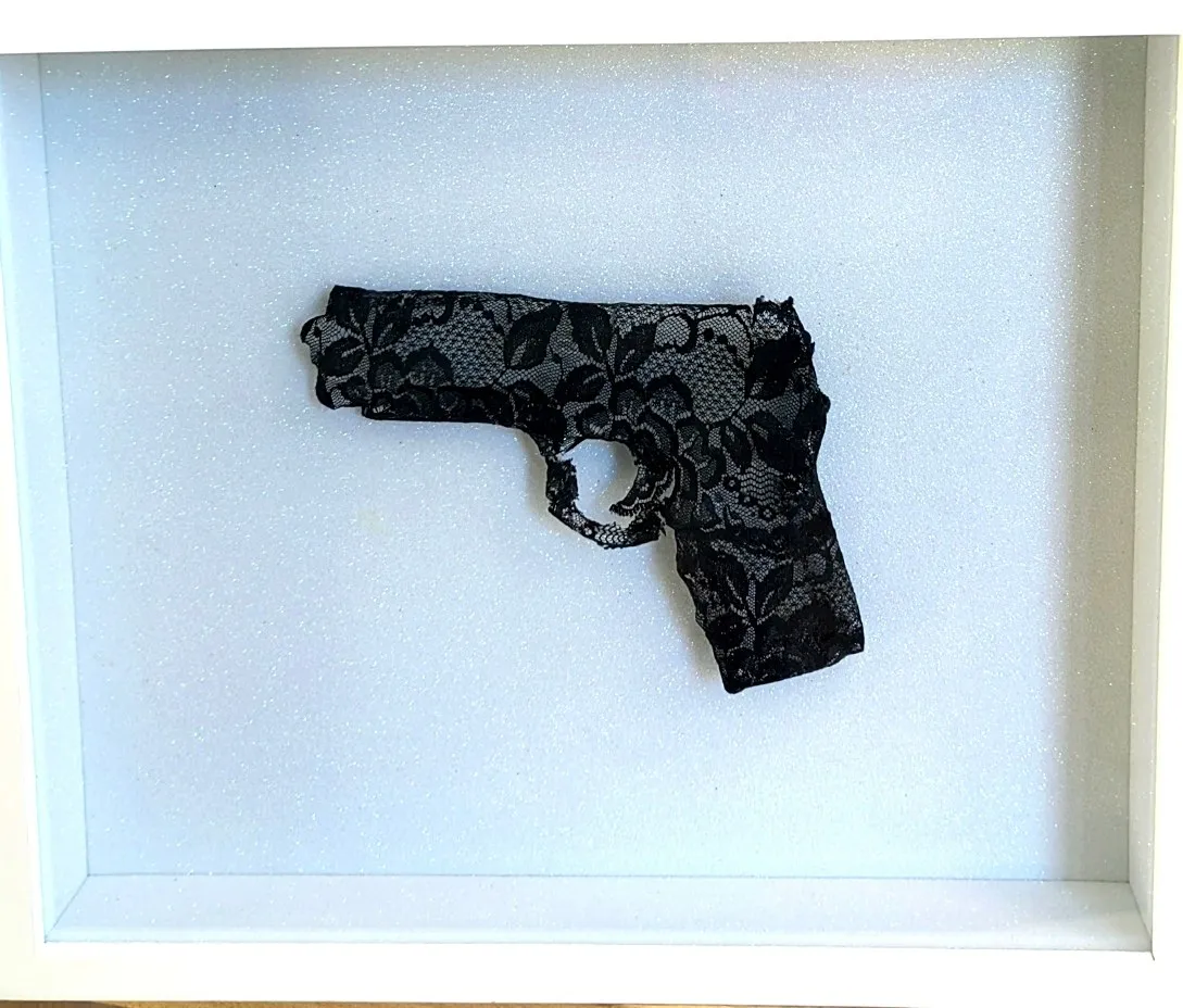 Heike Allerton-Davies, Guns for girls (4), 2022