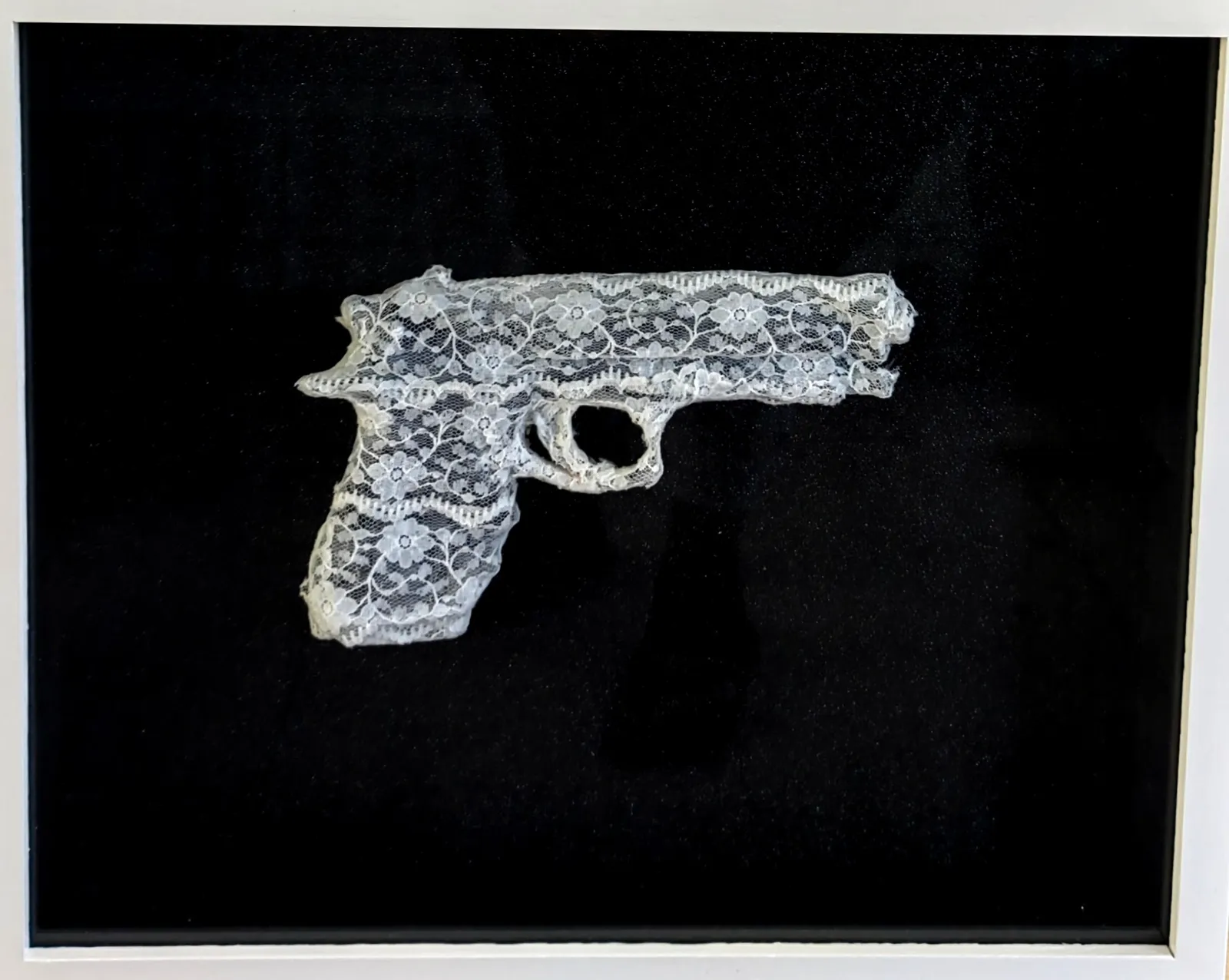 Heike Allerton-Davies, Guns for girls (1), 2022