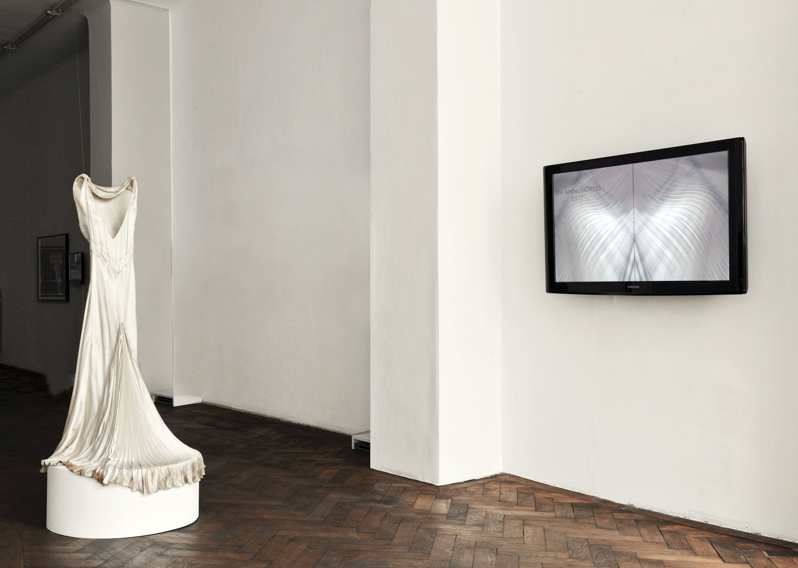 Nil Yalter, The AmbassaDRESS (Sefire), 1978