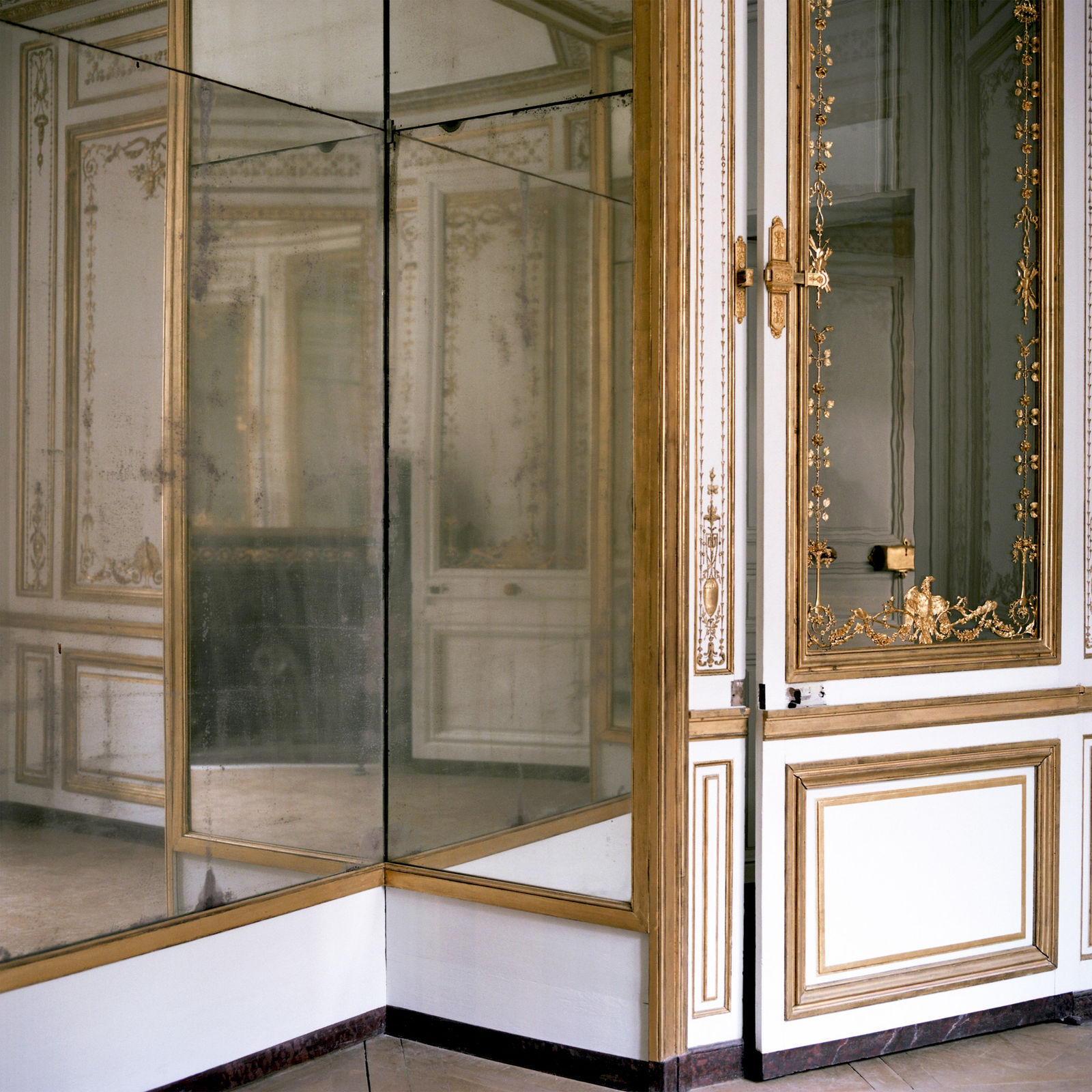 Claire Adelfang, Mirrors III, 2015