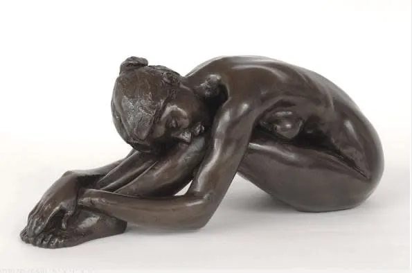 Tom Greenshields MC, Chrissie Resting