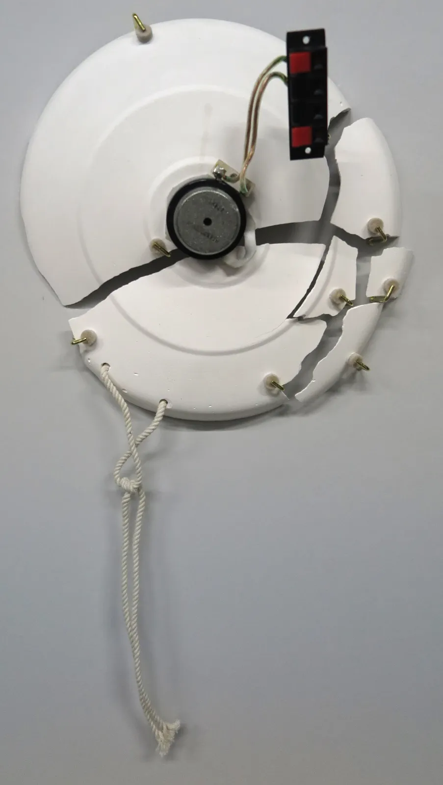 蘇育賢, 石膏鑼 #2 Plaster Gong #2, 2017