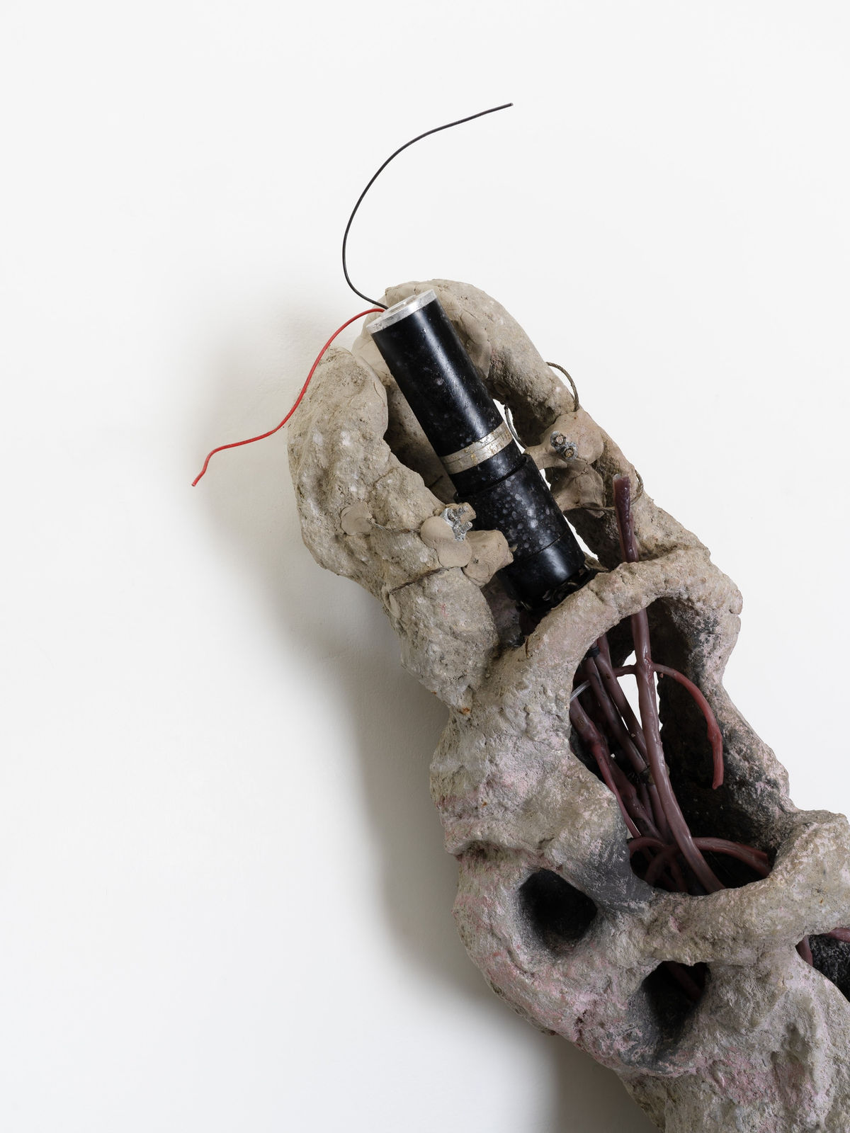 Mire Lee, Endless House: Holes and Drips (Sculpture #3), 2022