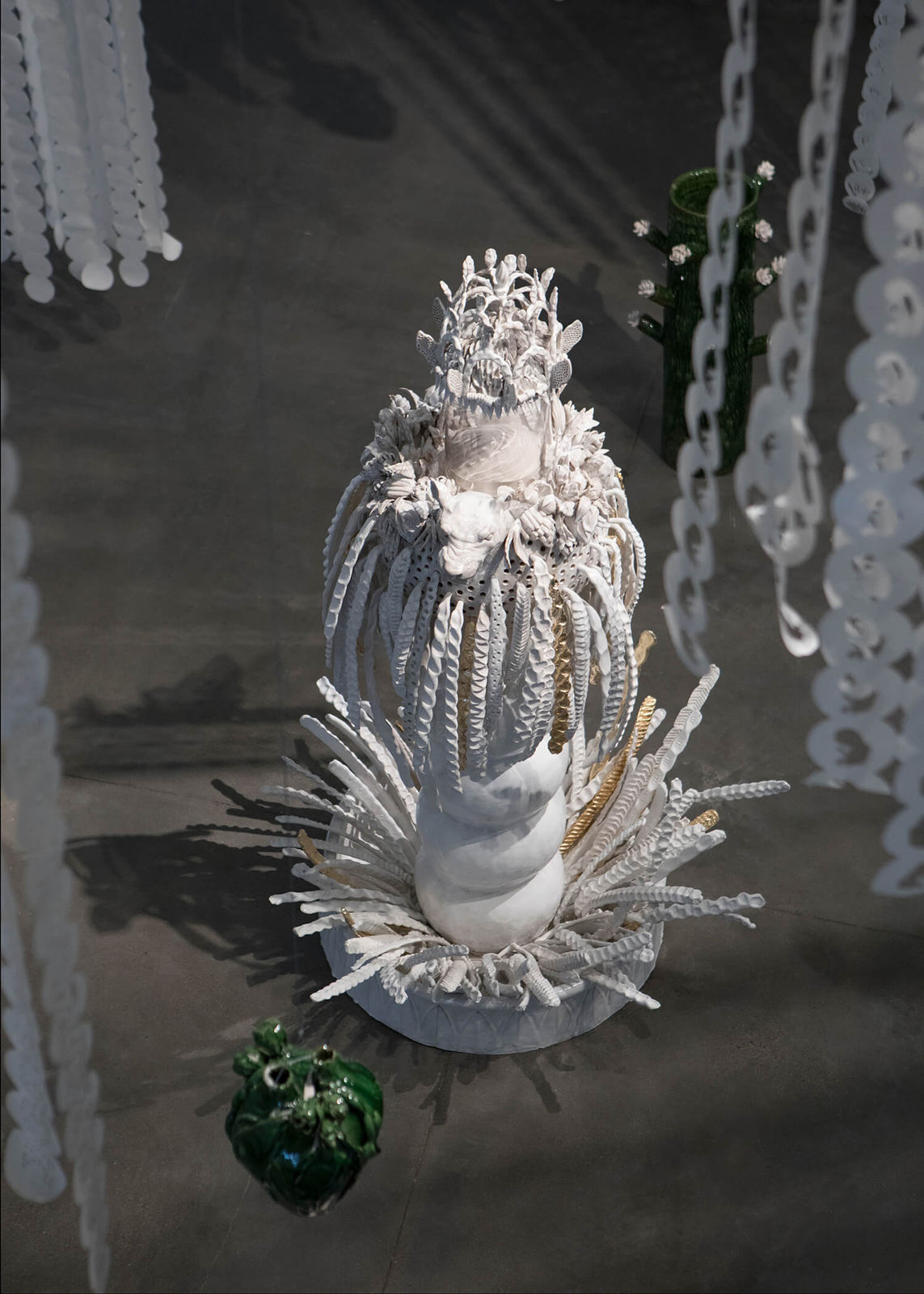 Liang Wanying, Gravity in Pray, 2018