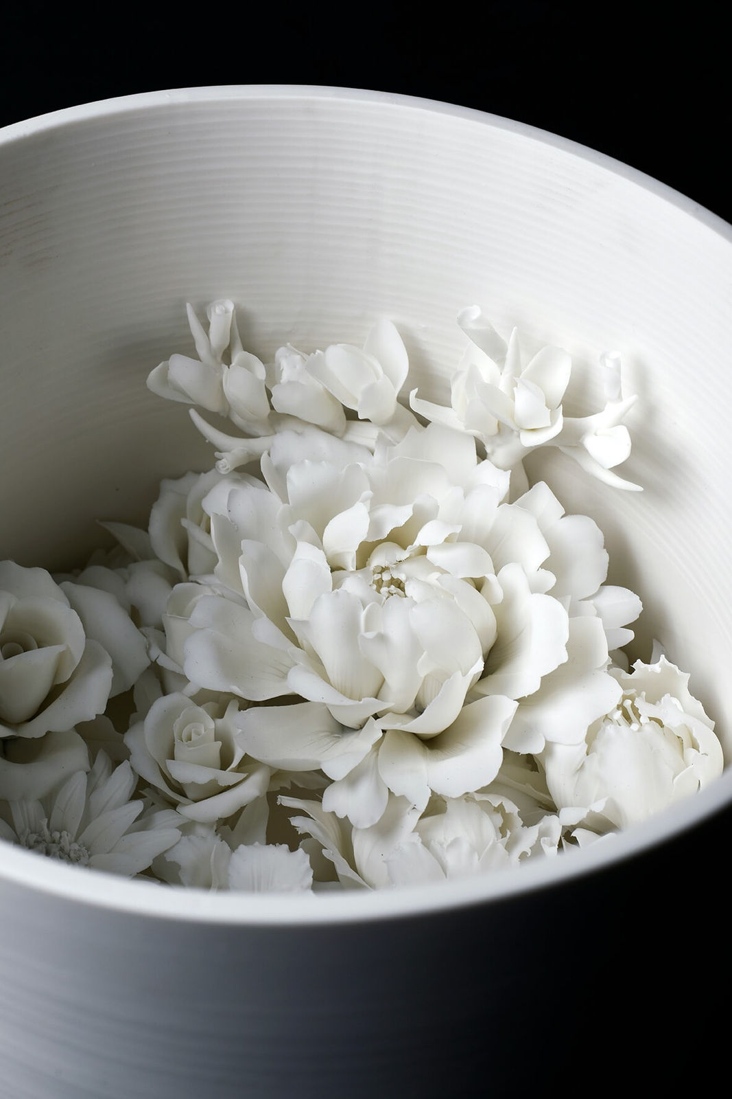 Peter Ting, Flower Cylinder Medium - Peony with Branch, 2017